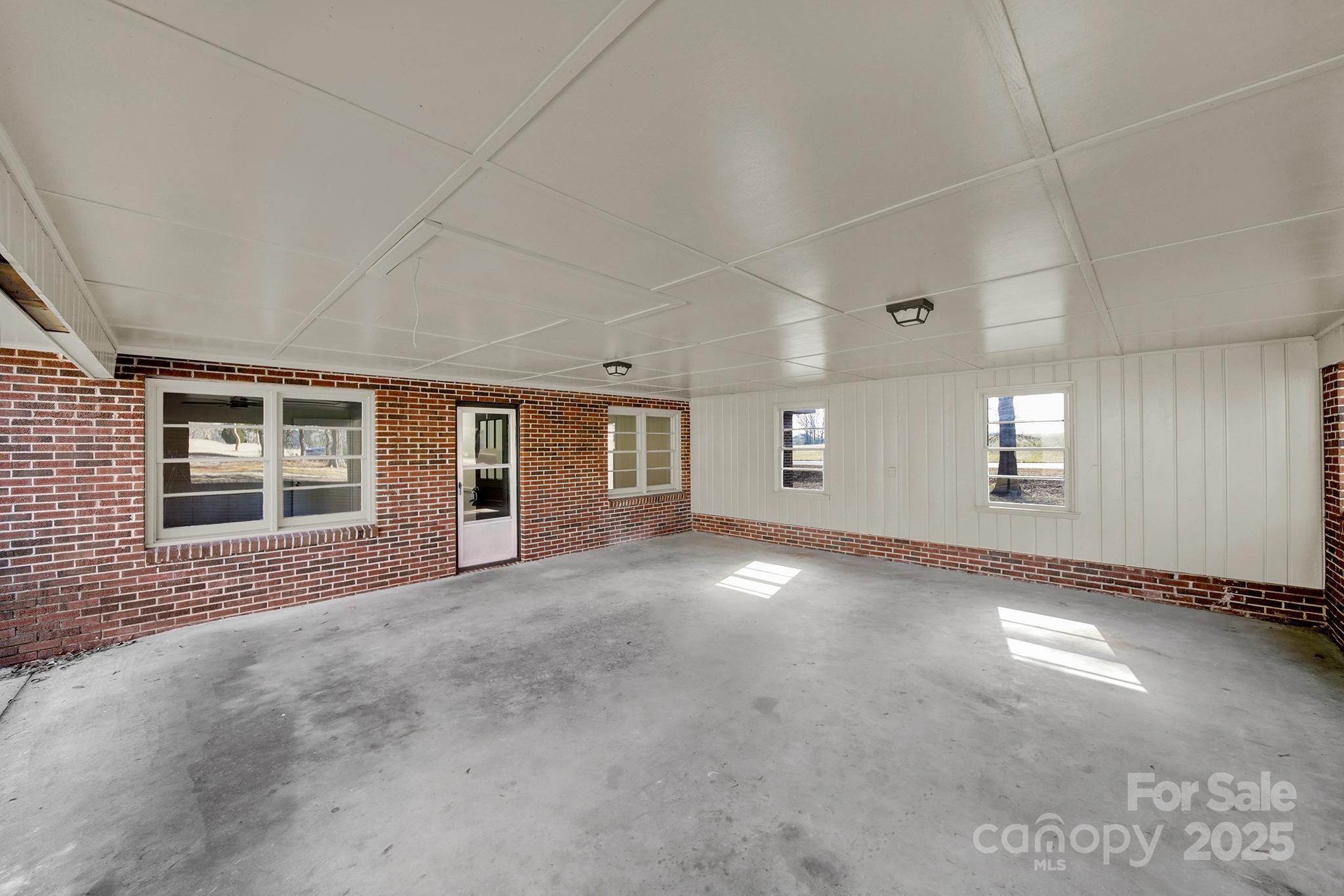 2988 Great Falls Highway