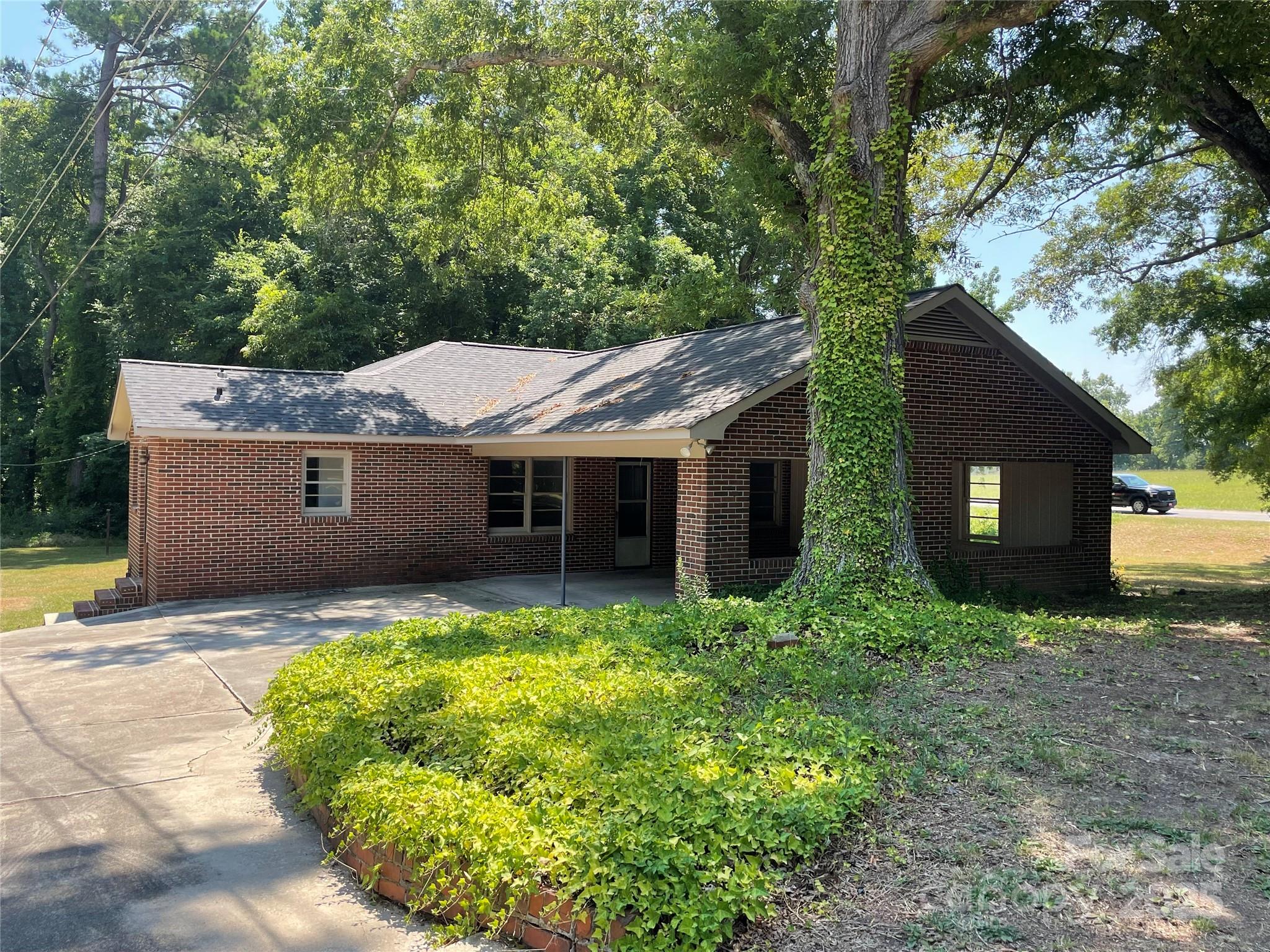 2988 Great Falls Highway