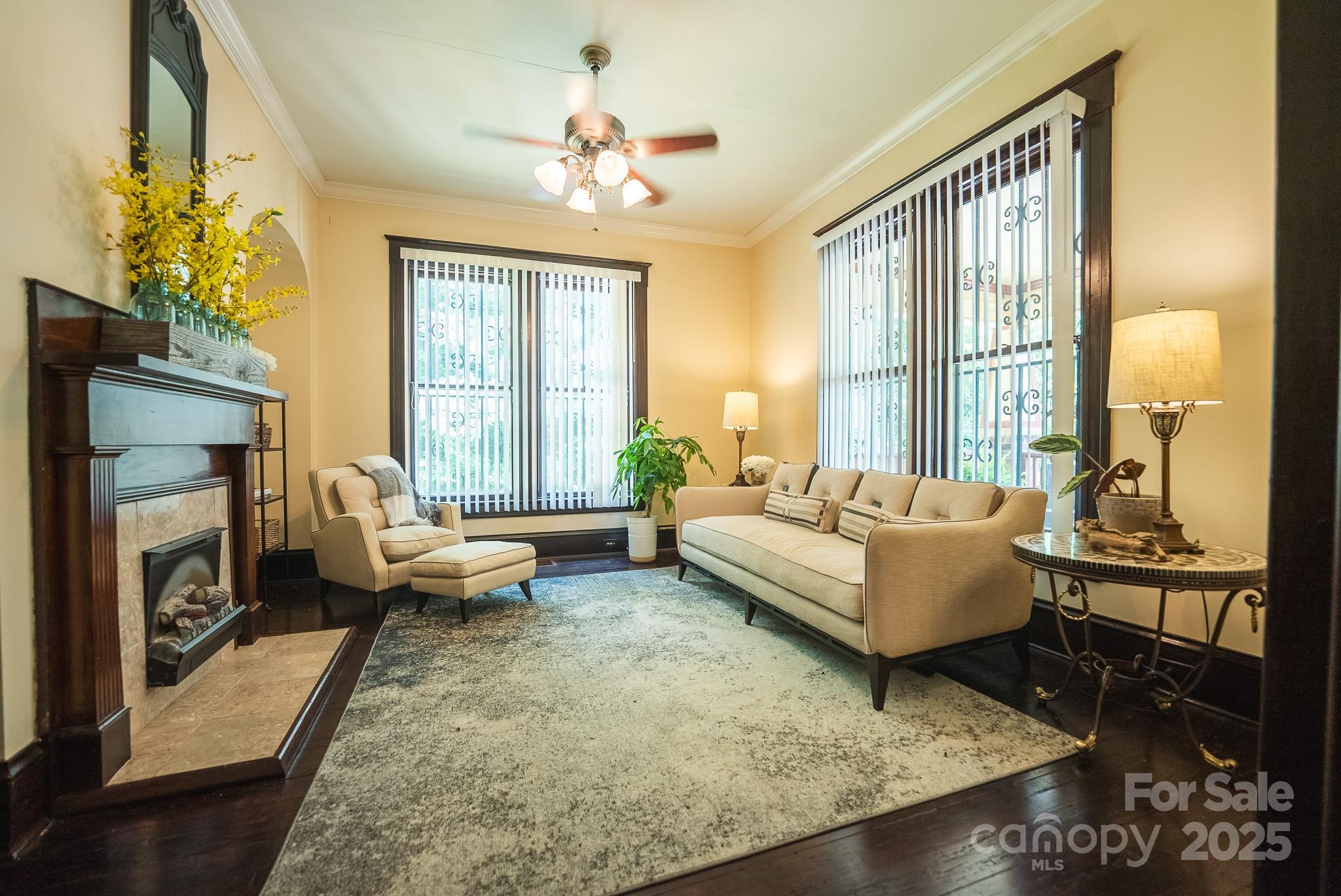 215 W Eastway Drive Drive