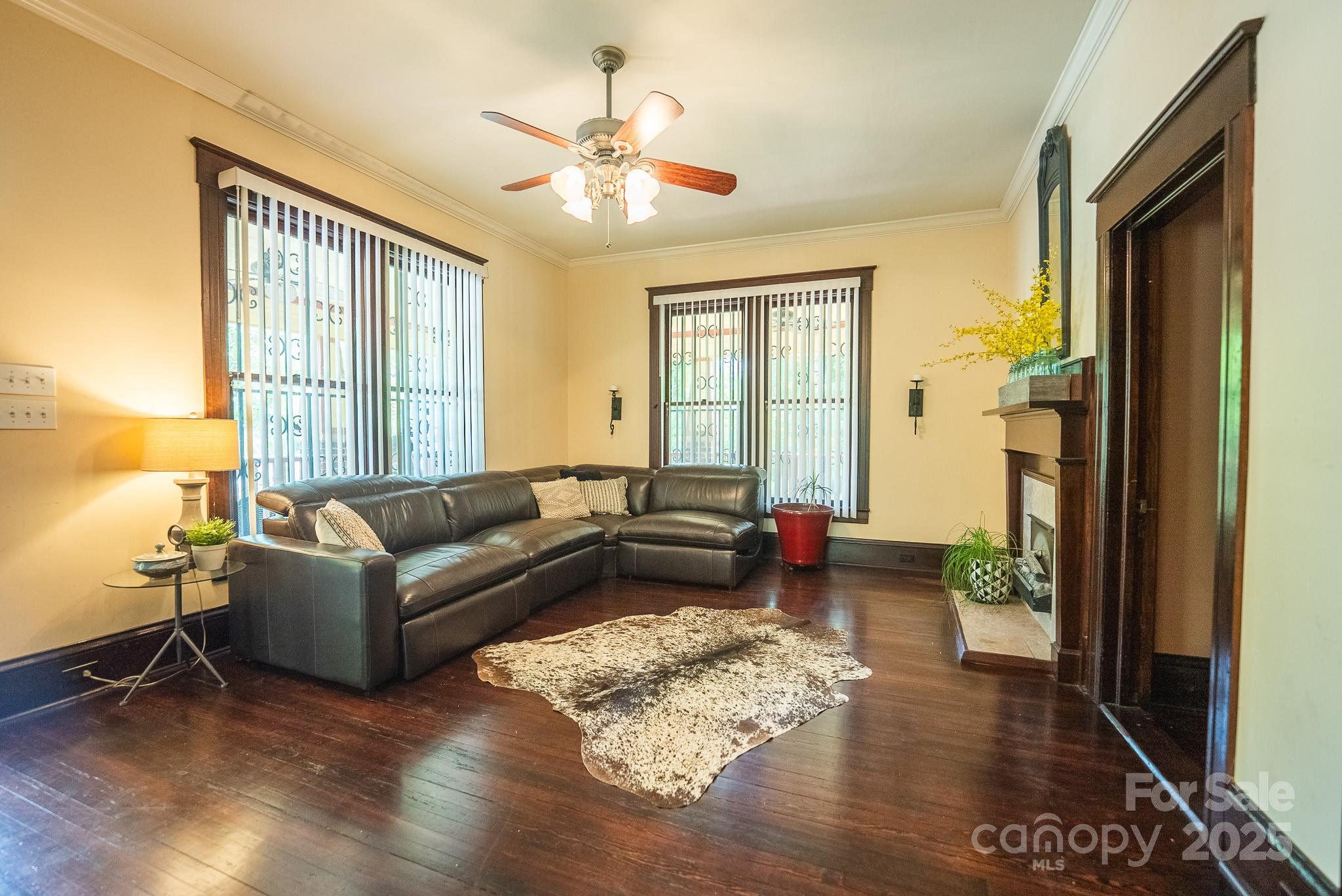 215 W Eastway Drive Drive