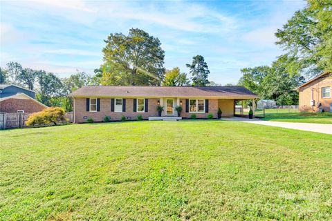 Photo of 1612 N Oak Drive, Shelby, NC 28150 (MLS # 4307877)