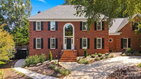 Photo of 555 19th Avenue Lane NW, Hickory, NC 28601 (MLS # 4423464)