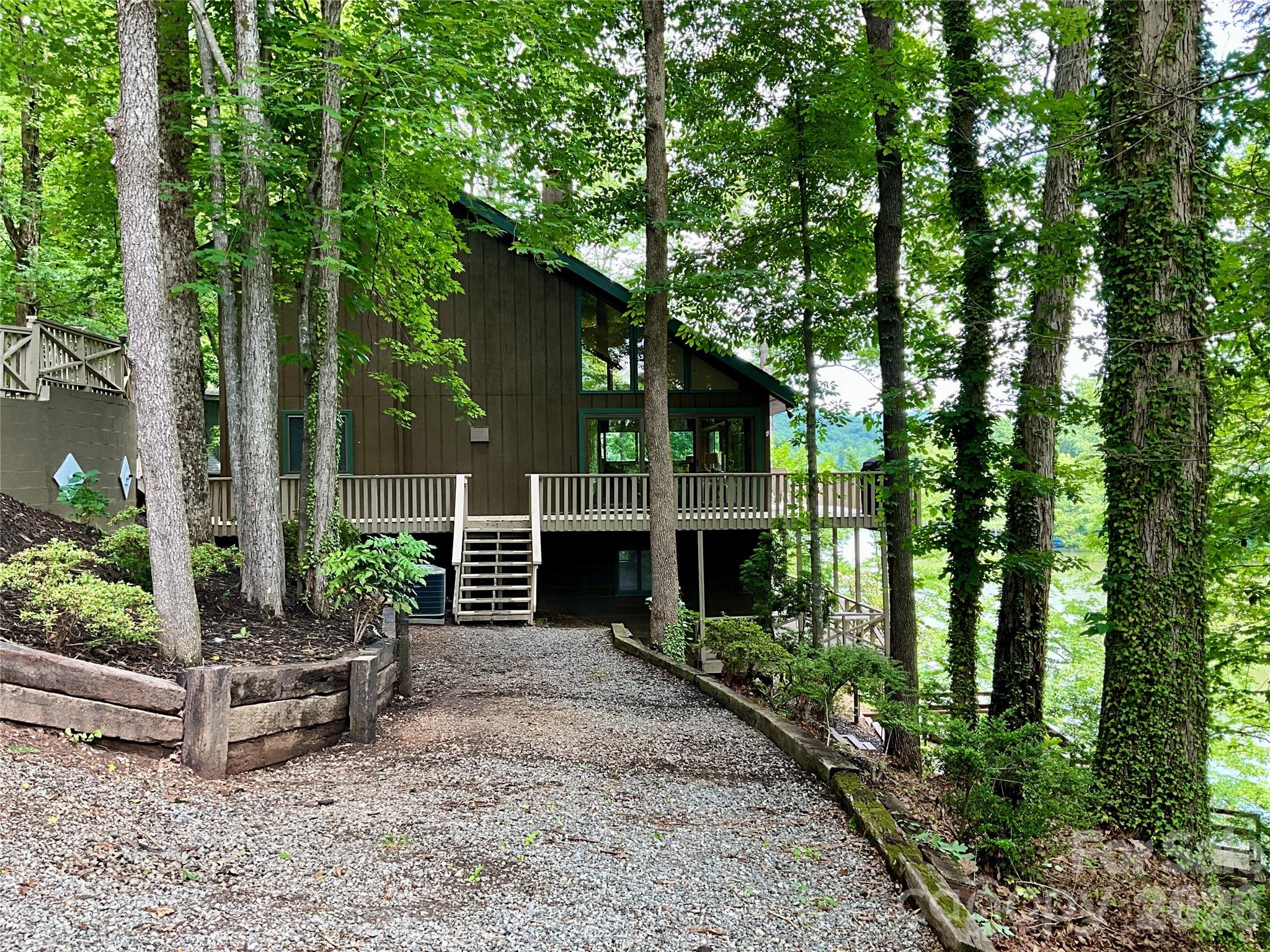222 West Lake Drive N