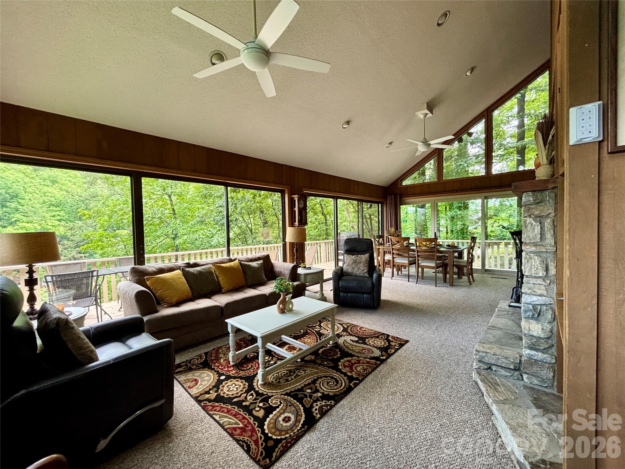 222 West Lake Drive N