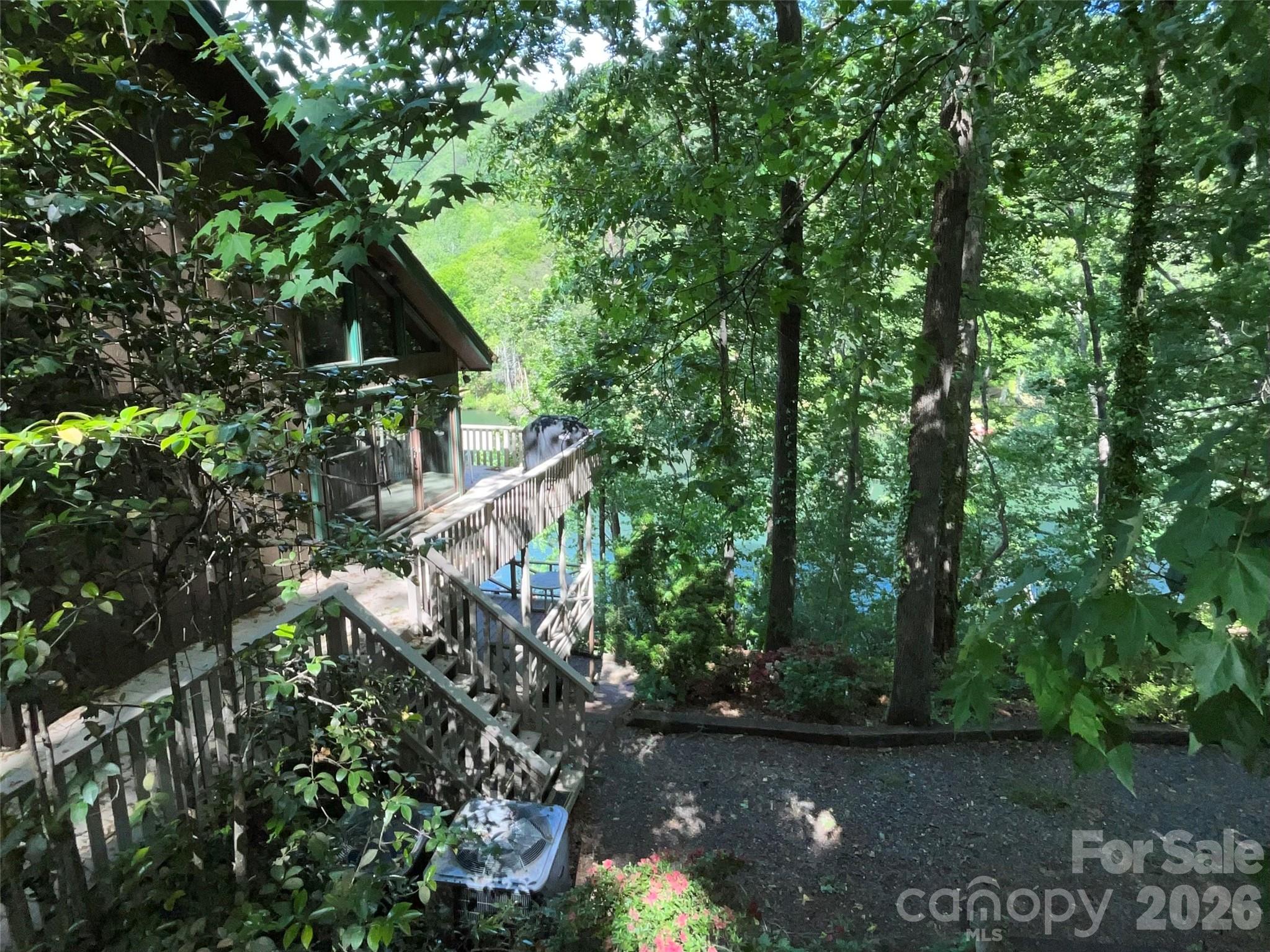 222 West Lake Drive N