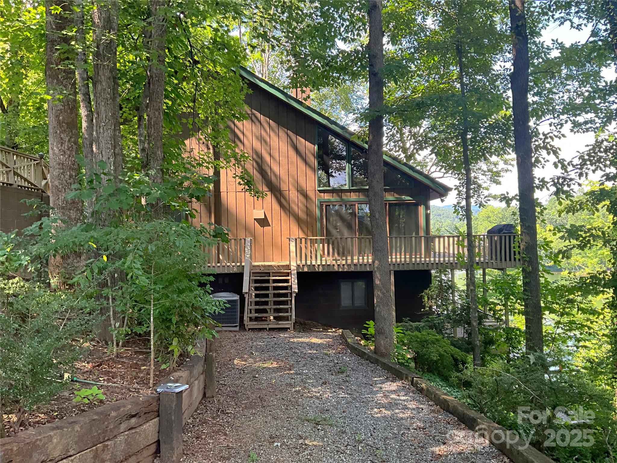 222 West Lake Drive N