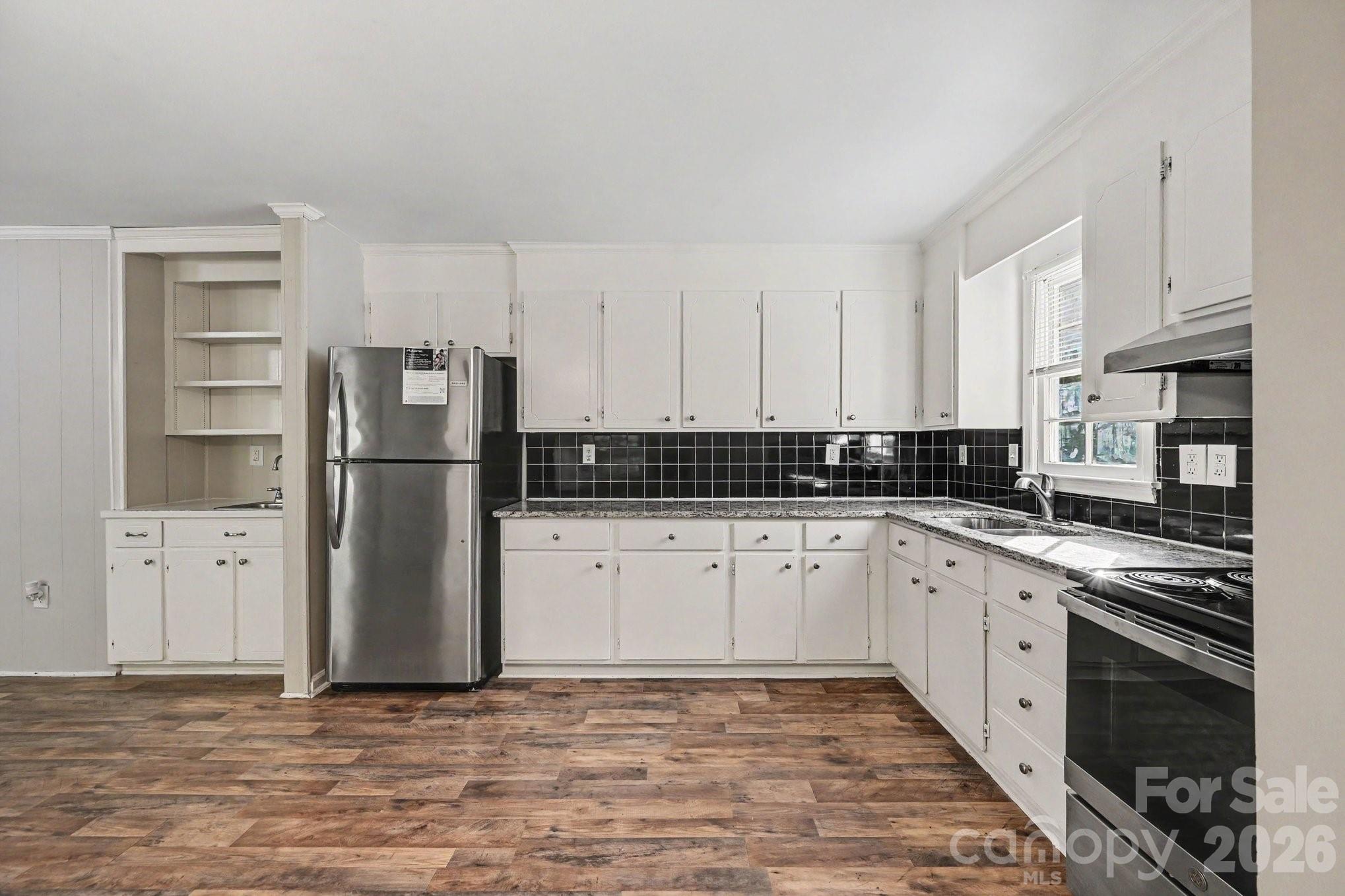 2726 Meadowcliff Drive