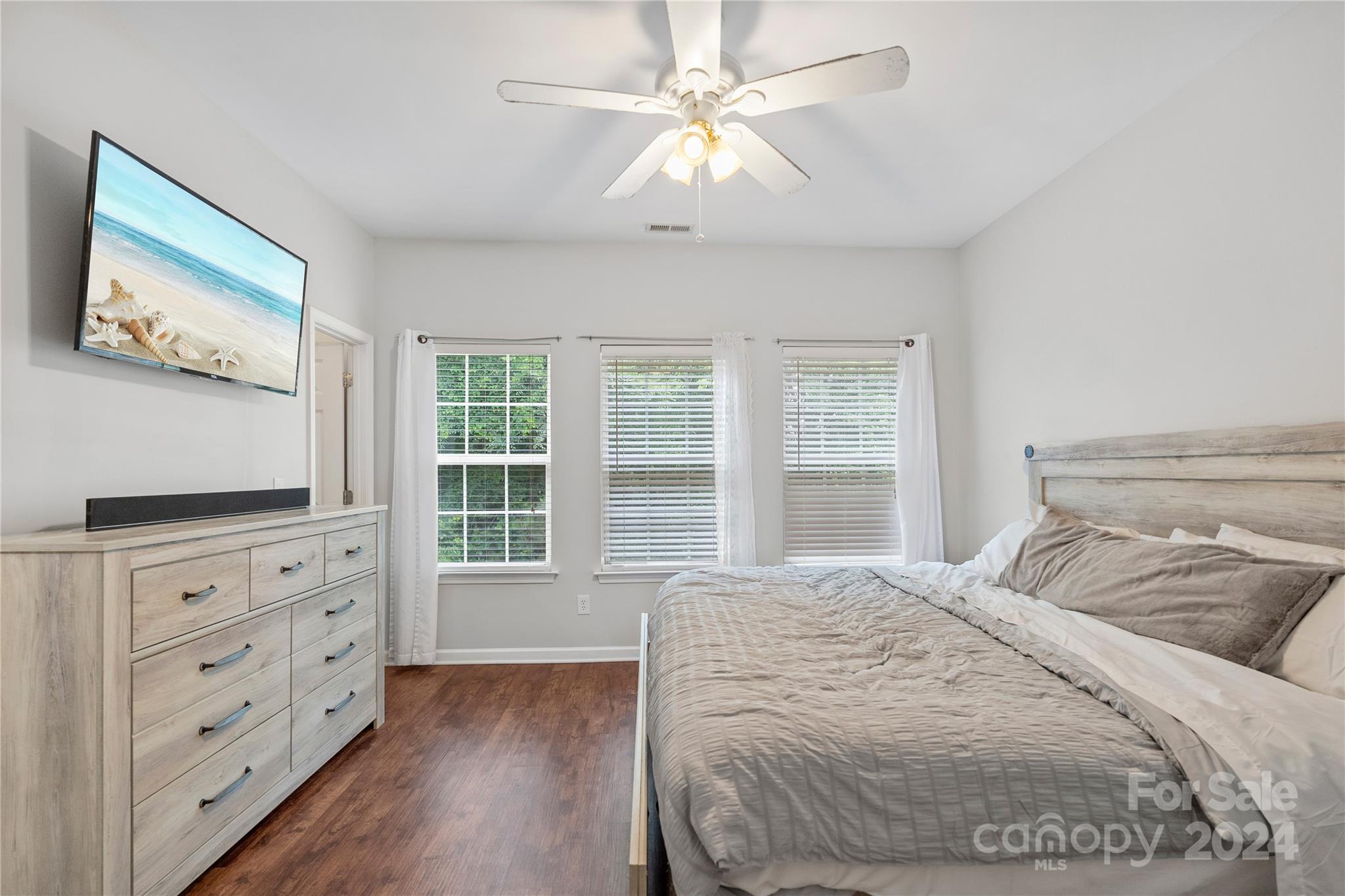 Towne Square Townhomes At Regent Park - Residential