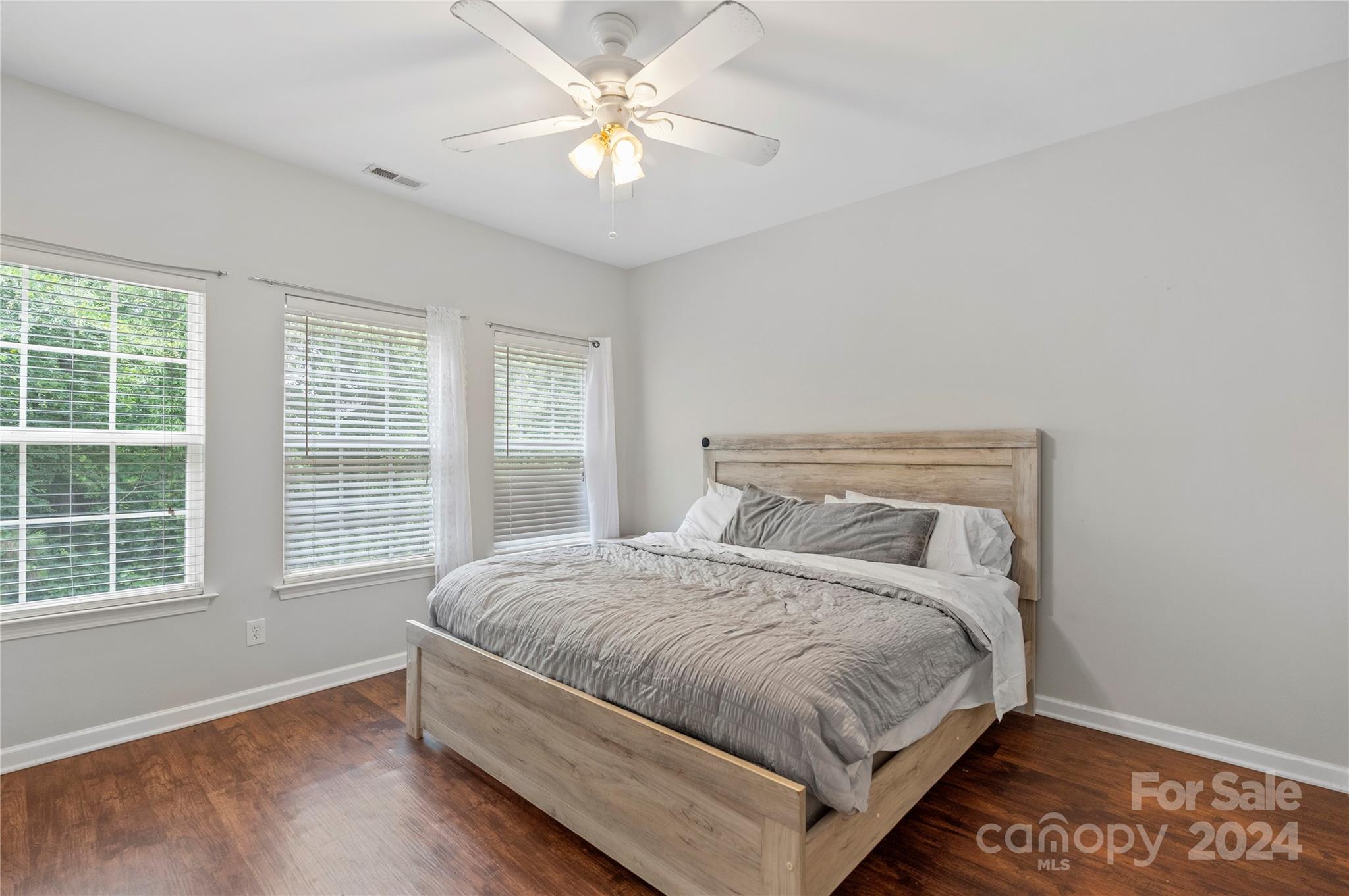 Towne Square Townhomes At Regent Park - Residential