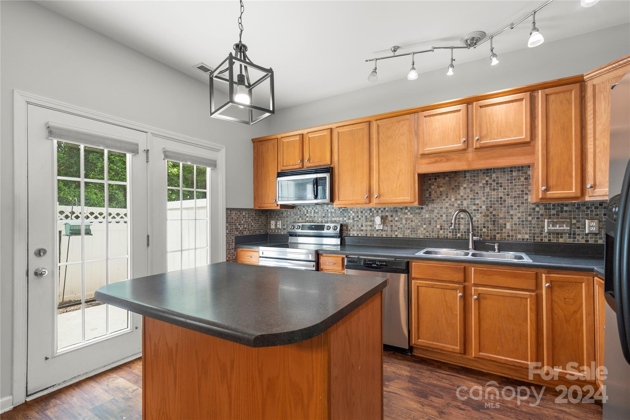 Towne Square Townhomes At Regent Park - Residential