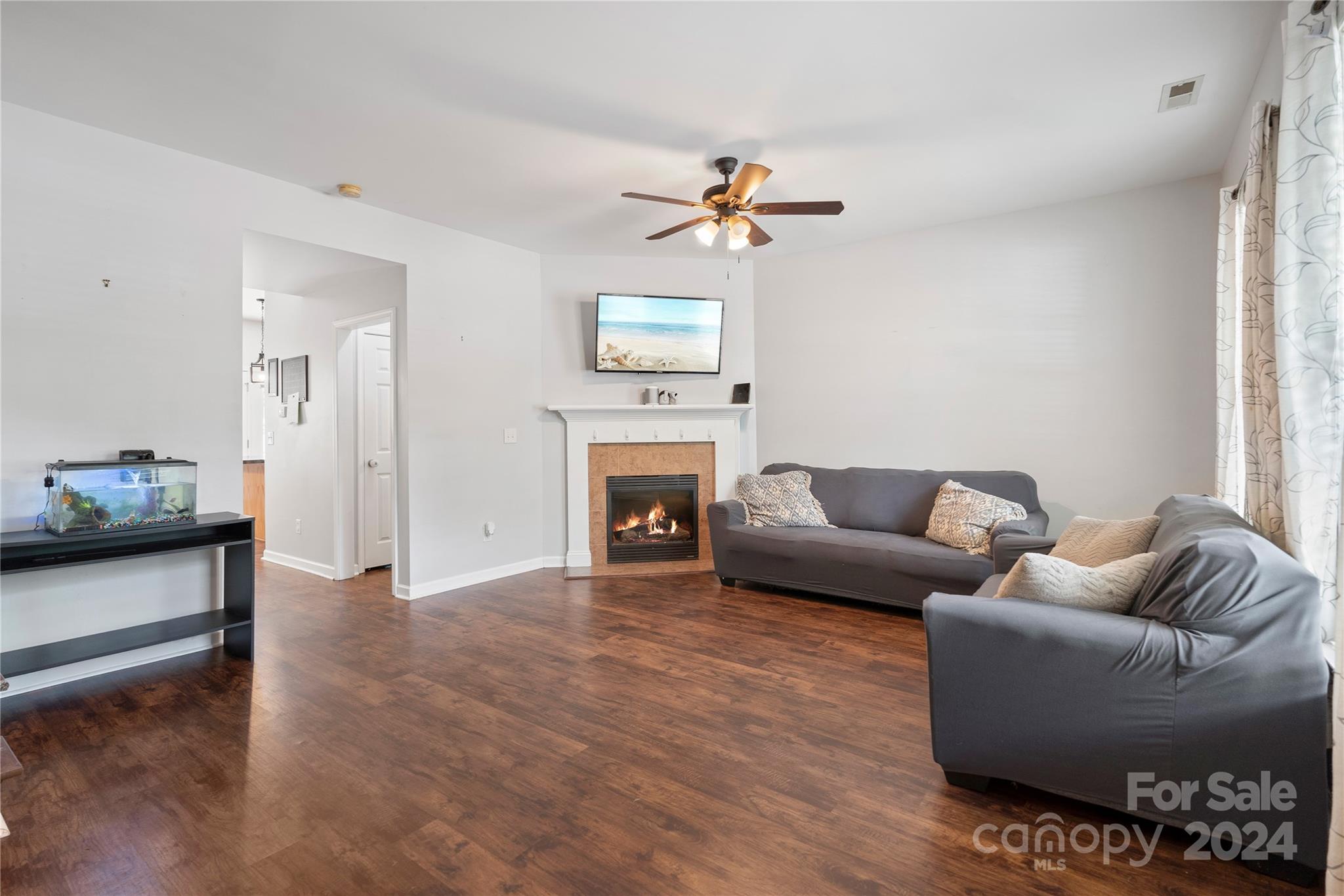 Towne Square Townhomes At Regent Park - Residential