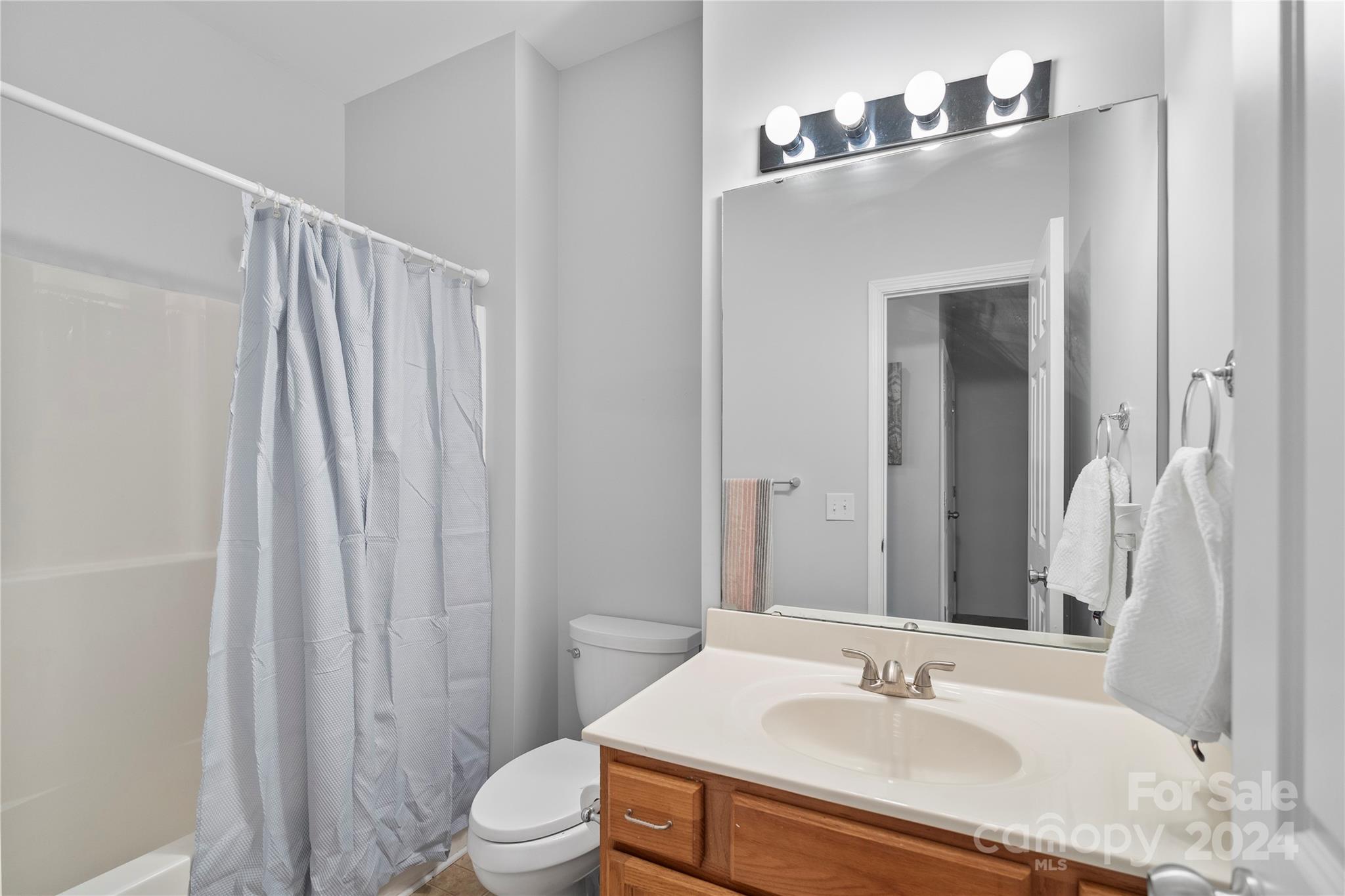 Towne Square Townhomes At Regent Park - Residential