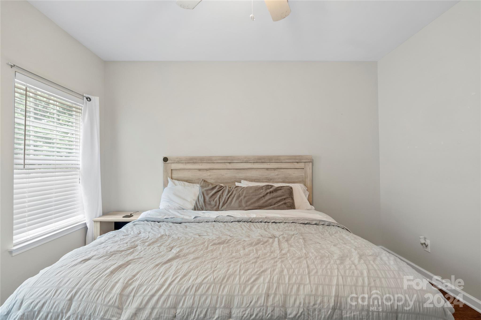 Towne Square Townhomes At Regent Park - Residential