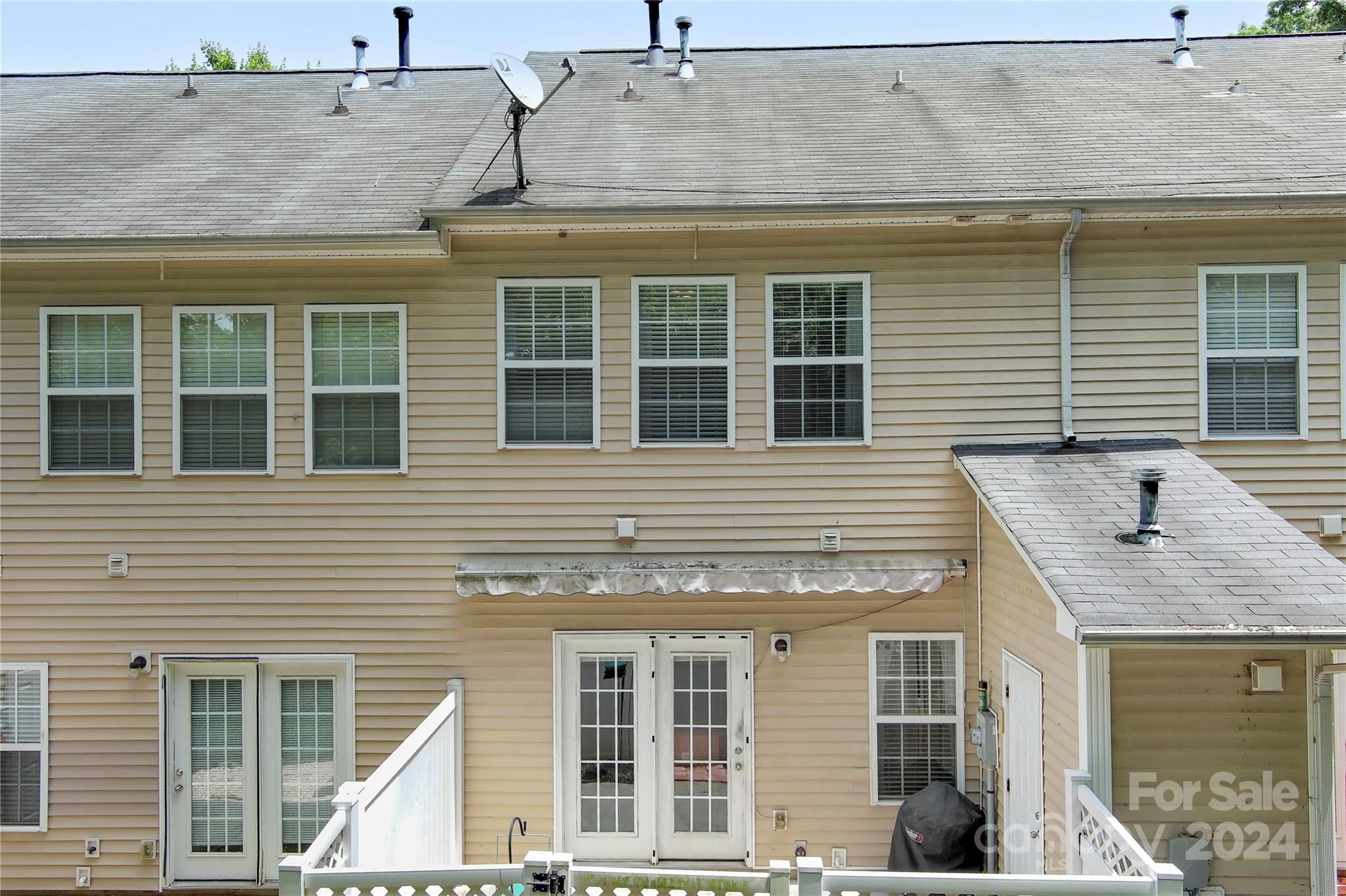 Towne Square Townhomes At Regent Park - Residential