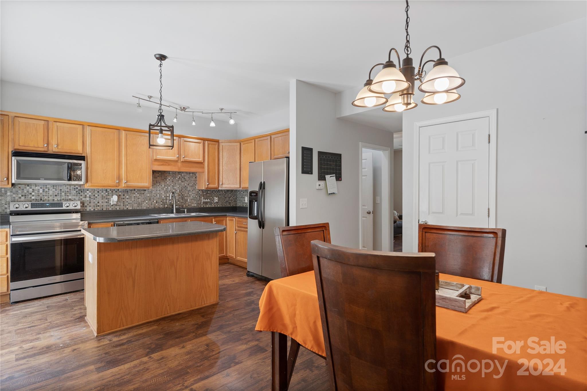 Towne Square Townhomes At Regent Park - Residential