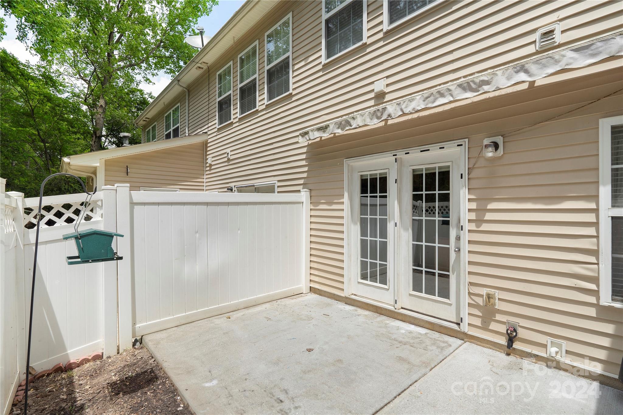 Towne Square Townhomes At Regent Park - Residential