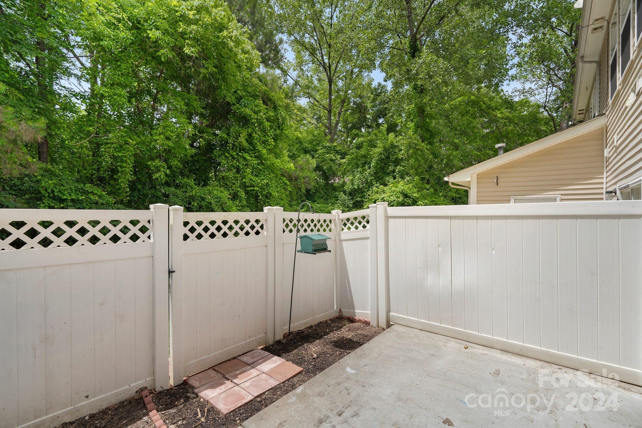 Towne Square Townhomes At Regent Park - Residential