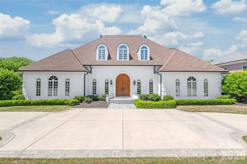 Photo of 5400 Challisford Lane, Charlotte, NC 28226 (MLS # 4383848)