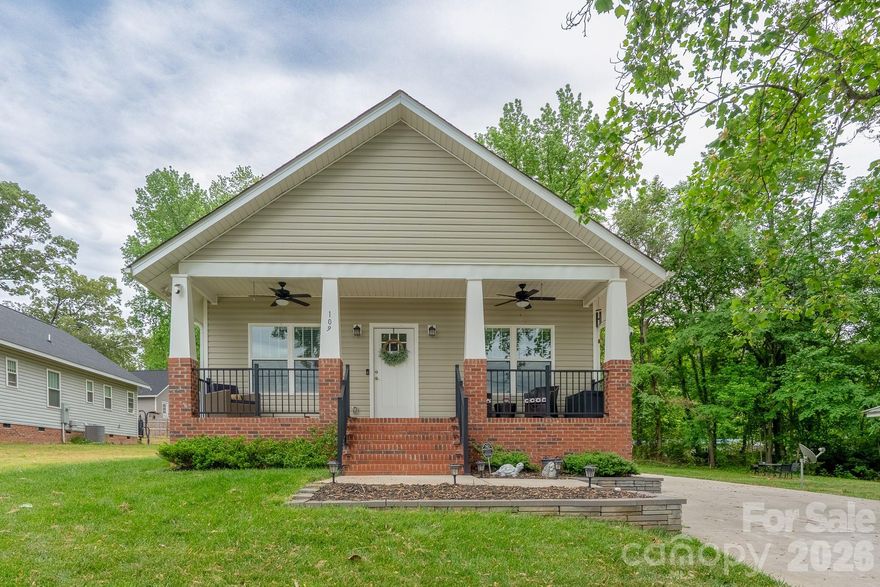 Welcome home to this charming 3-bedroom, 2-bathroom bungalow located in the heart of Kannapolis!
Perfectly positioned for those who love to be in the center of it all, you are so close to the vibrant Atrium Health Ballpark and the revitalized Downtown Kannapolis. Whether you’re catching a Cannon Ballers game, grabbing a coffee with friends, or enjoying a night out at the Gem Theatre, there is truly always something to do not far from your front door.
Inside, this modern bungalow you will see how the functional layout offers comfortable living space and plenty of natural light. Step outside to enjoy your morning coffee on the porch or host weekend gatherings in your backyard.