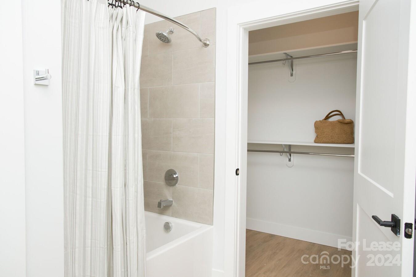 Charlotte, North Carolina 28262, United States, 2 Bedrooms Bedrooms, ,2 BathroomsBathrooms,Residential,Active,52194