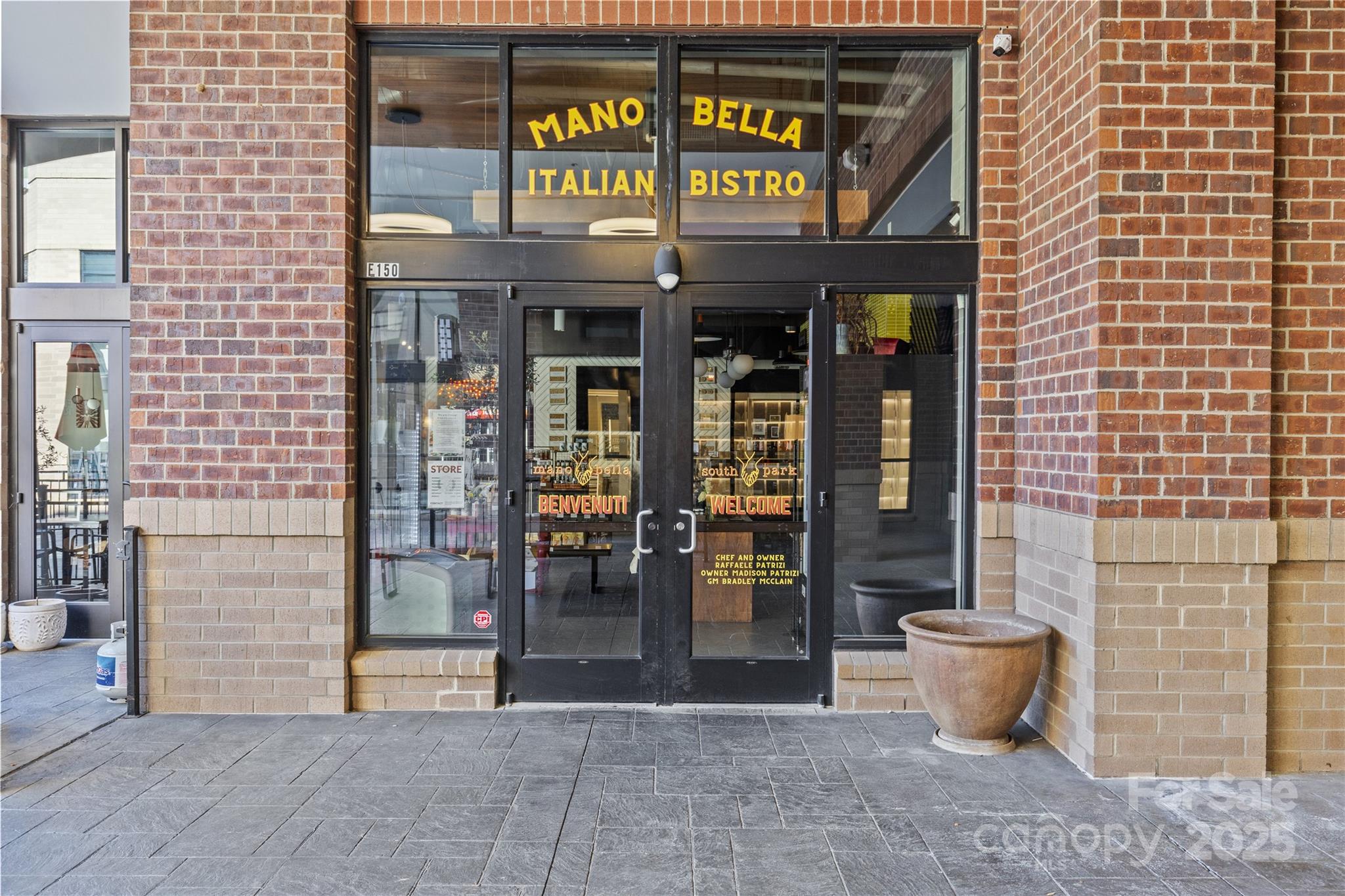 Charlotte, North Carolina 28211, United States, 2 Bedrooms Bedrooms, ,2 BathroomsBathrooms,Residential,Active,76928