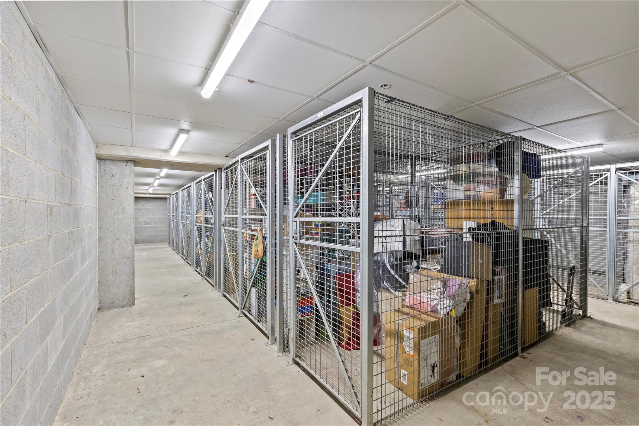 Charlotte, North Carolina 28211, United States, 2 Bedrooms Bedrooms, ,2 BathroomsBathrooms,Residential,Active,76928