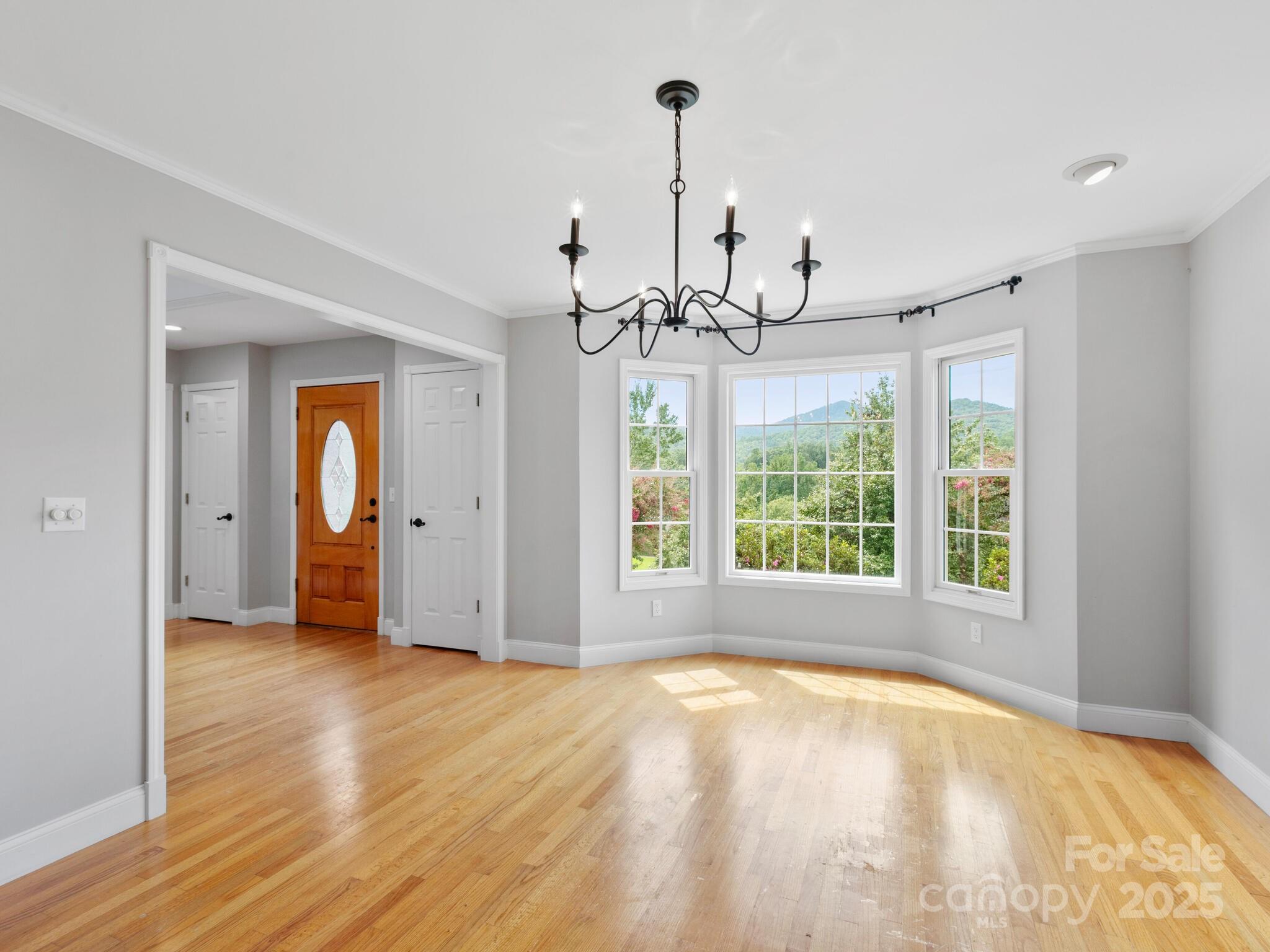 206 Bridle Path