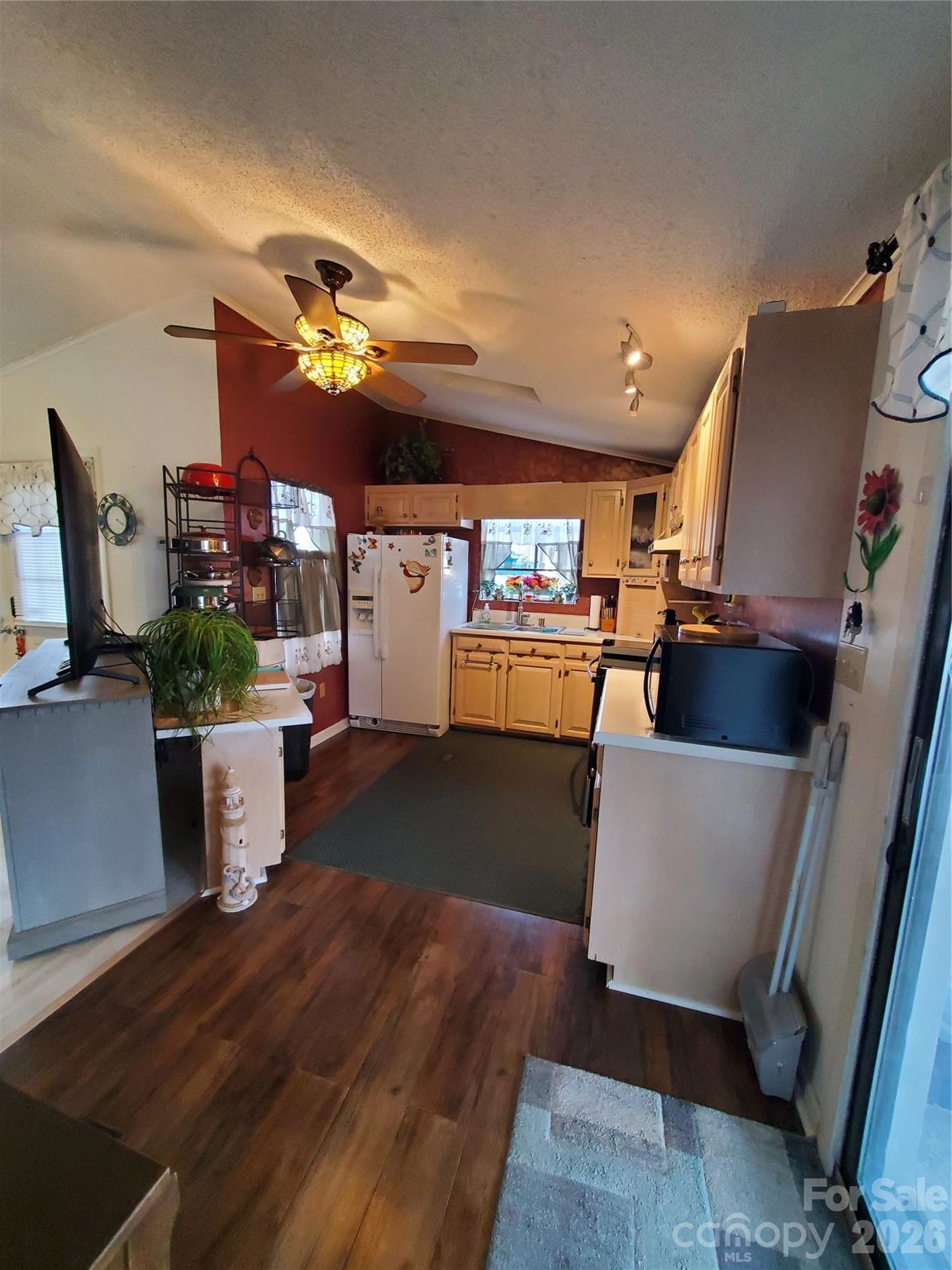 101 N Cardinal Drive