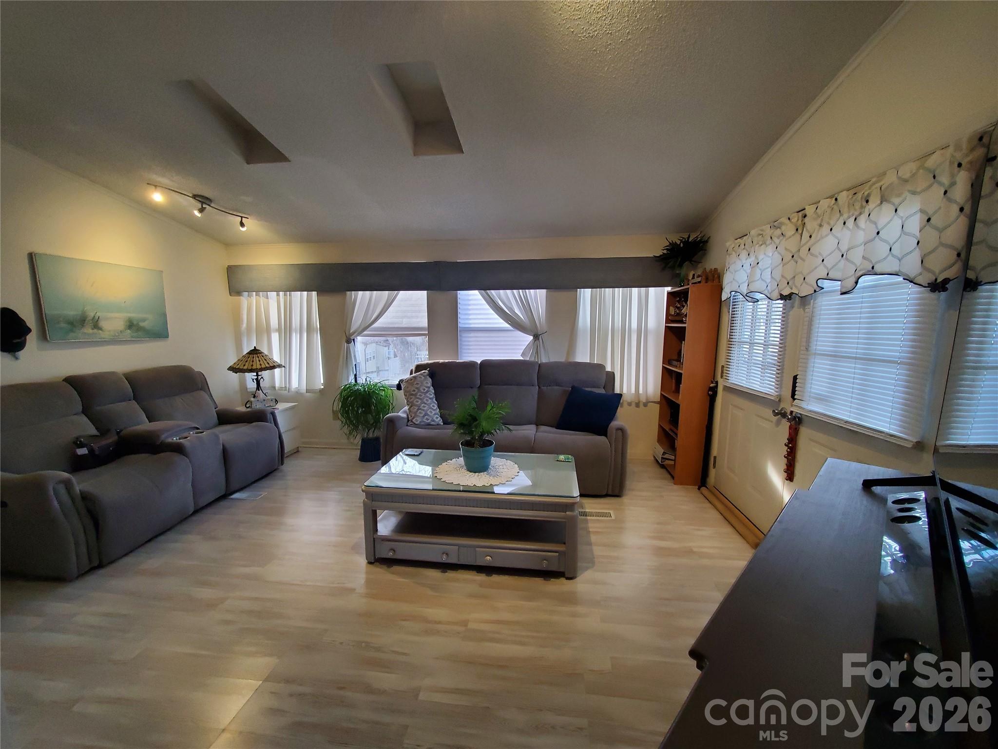 101 N Cardinal Drive