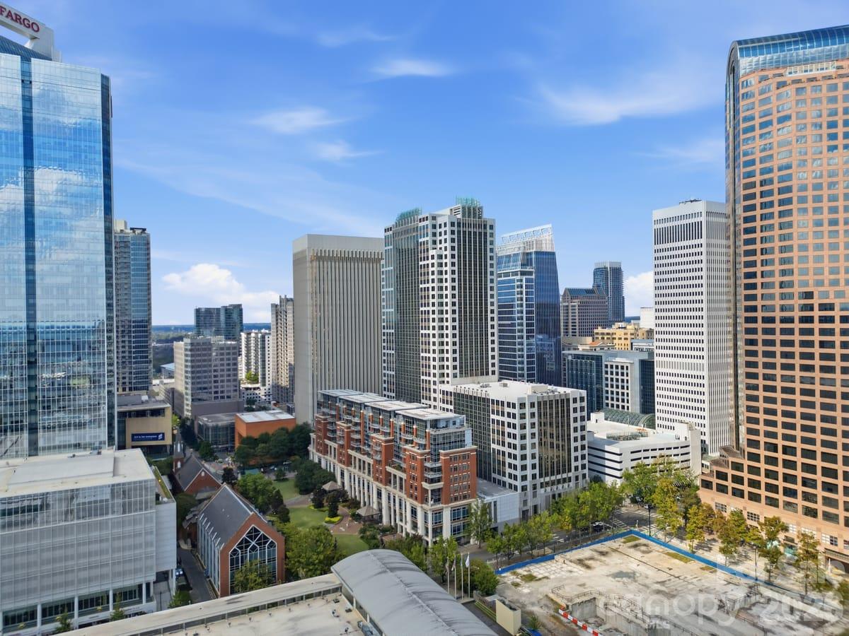 435 S Tryon Street 901