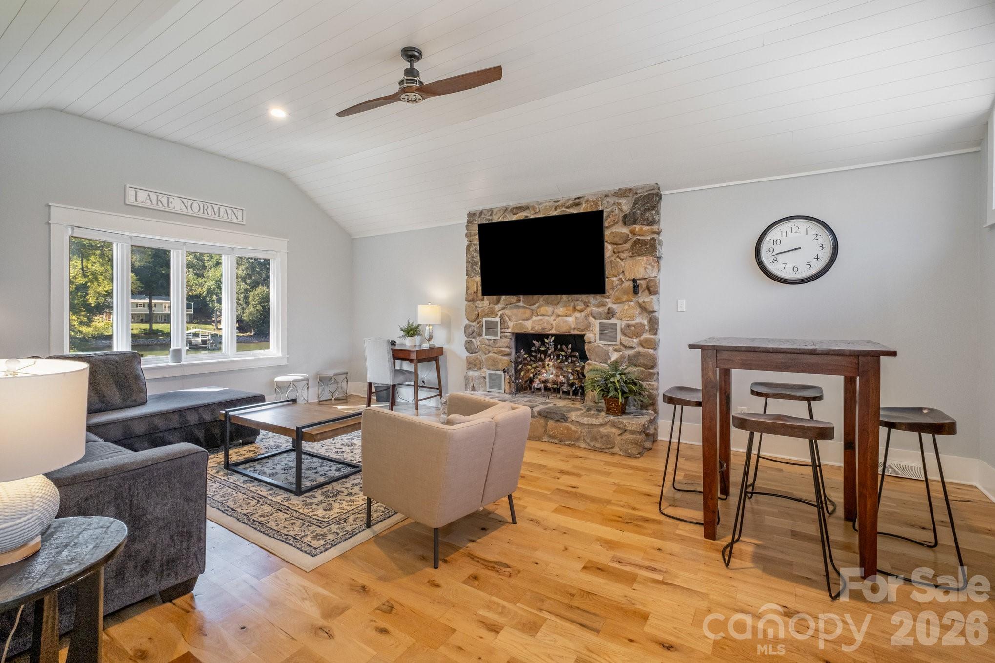 Idlewood Harbor - Residential