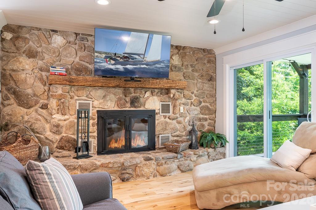 Idlewood Harbor - Residential