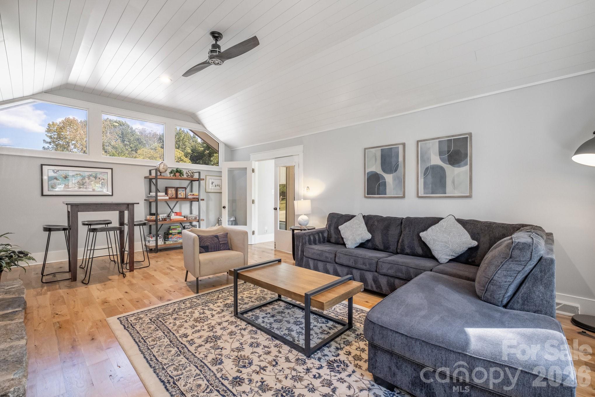 Idlewood Harbor - Residential