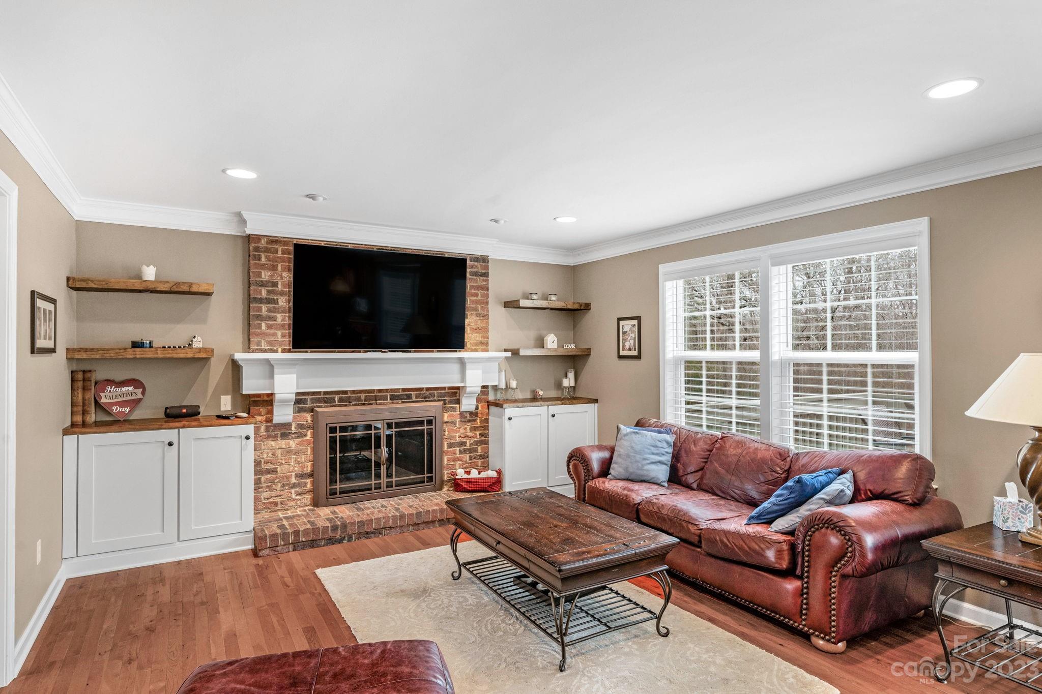 Woodside Falls - Residential