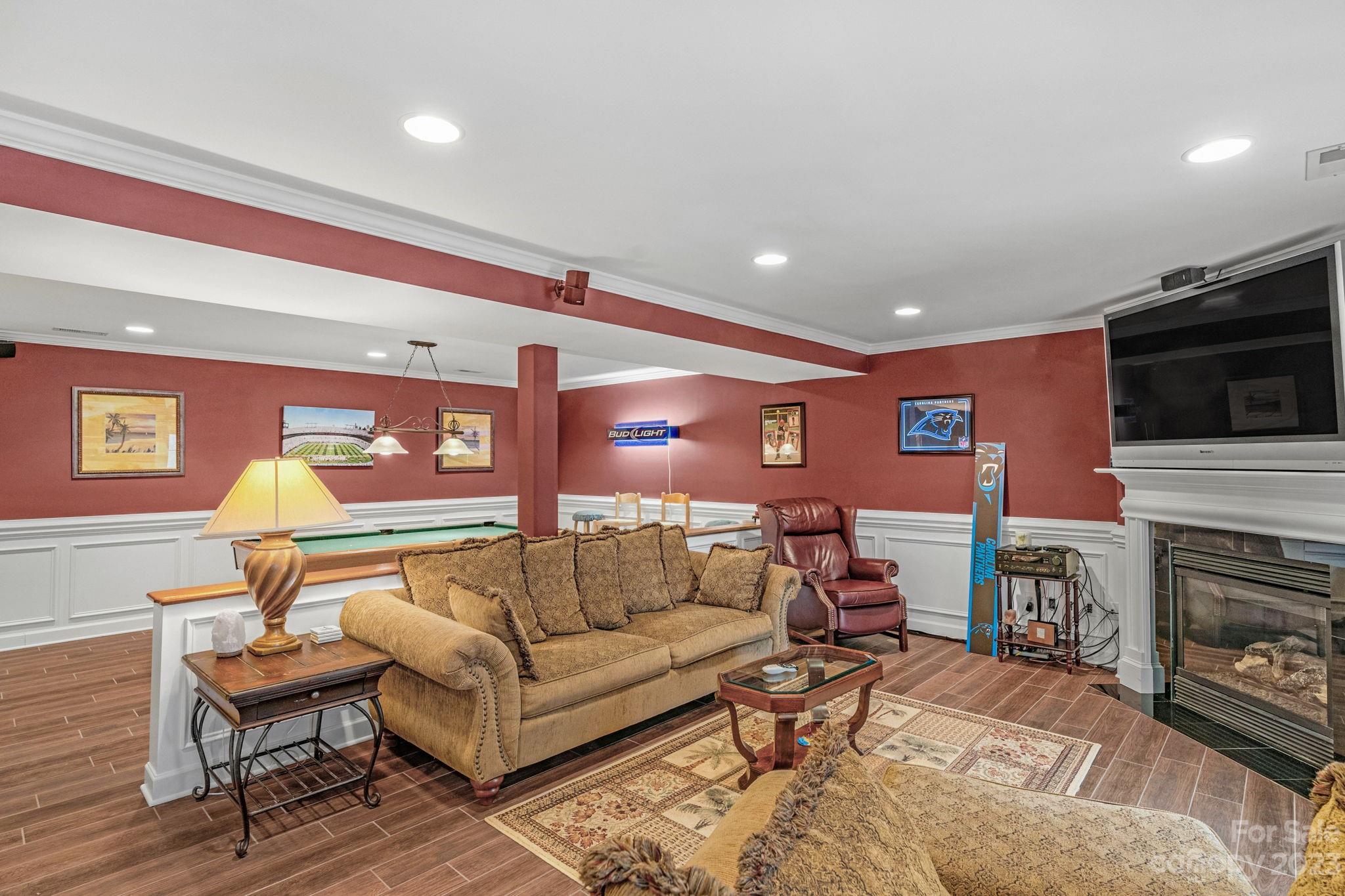 Woodside Falls - Residential