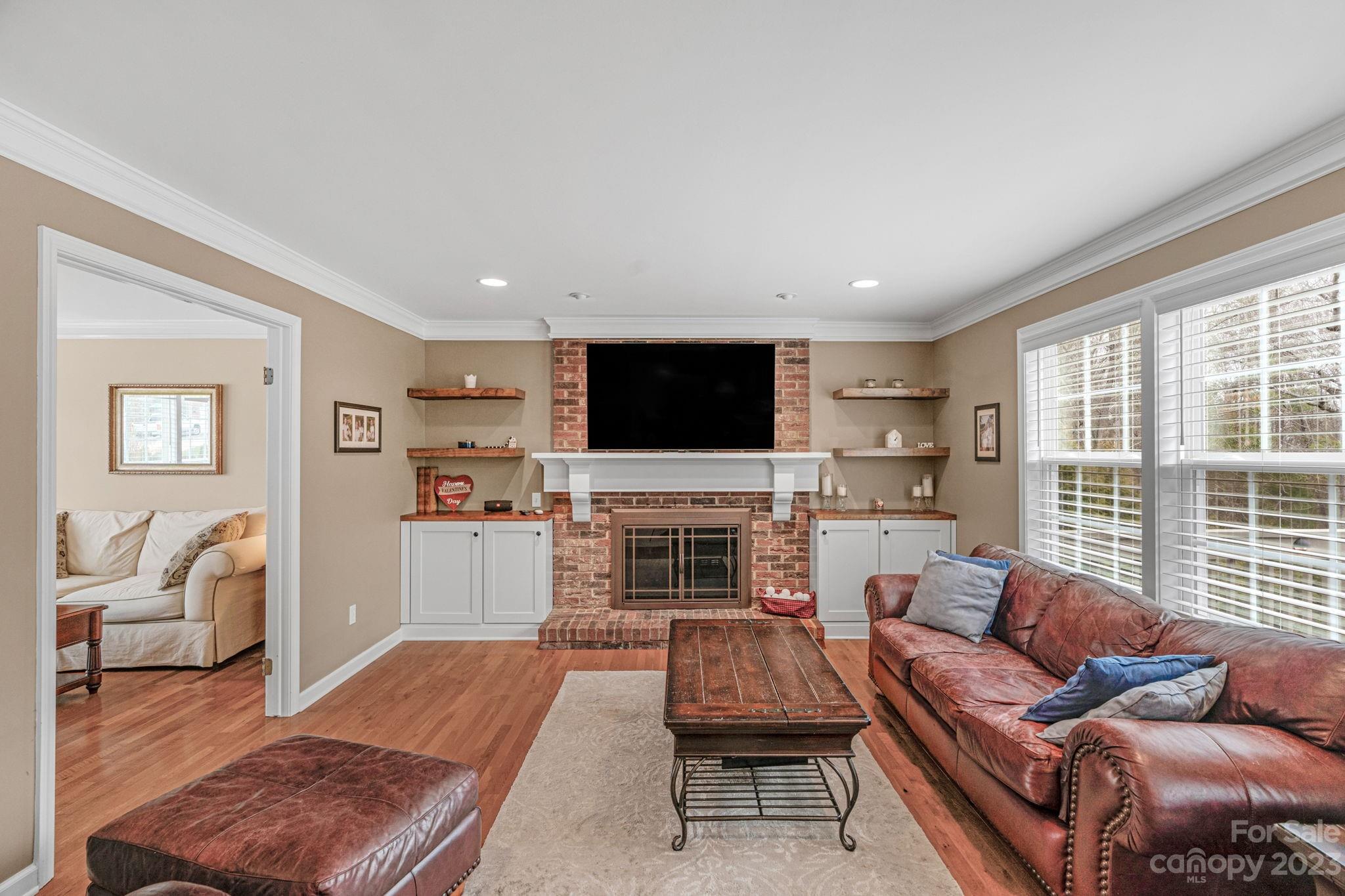 Woodside Falls - Residential