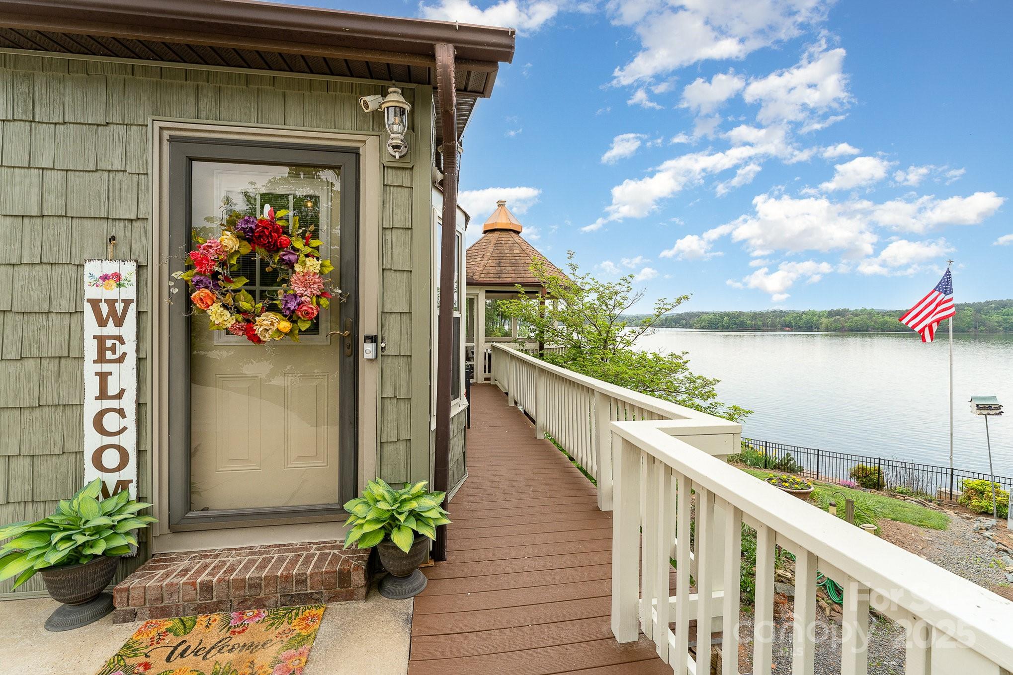 216 Grand View Drive