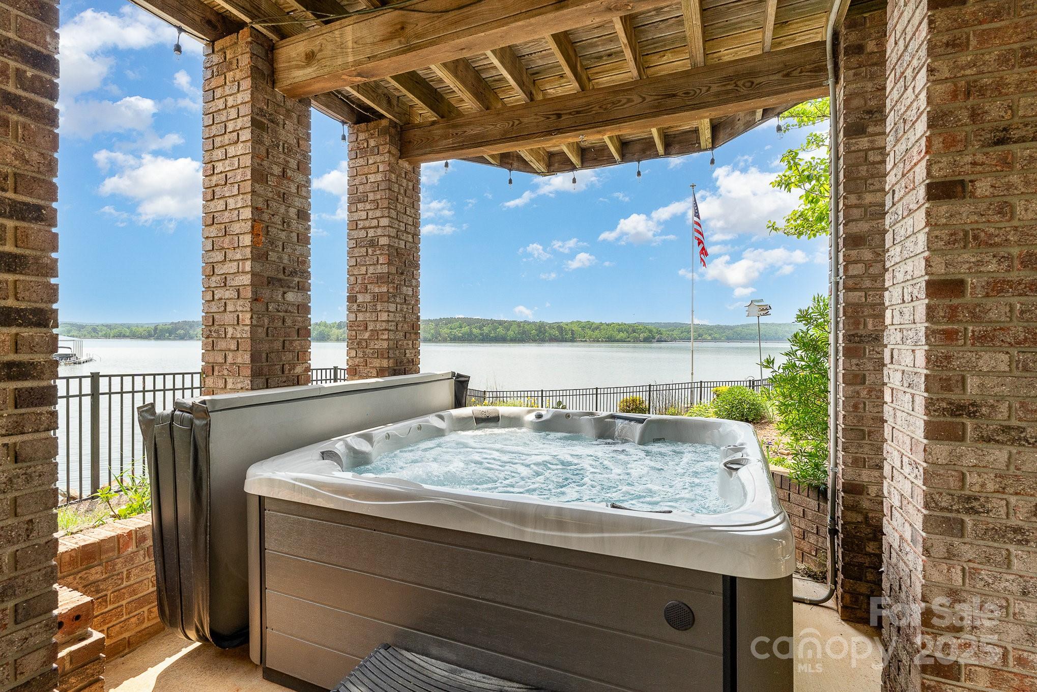 216 Grand View Drive