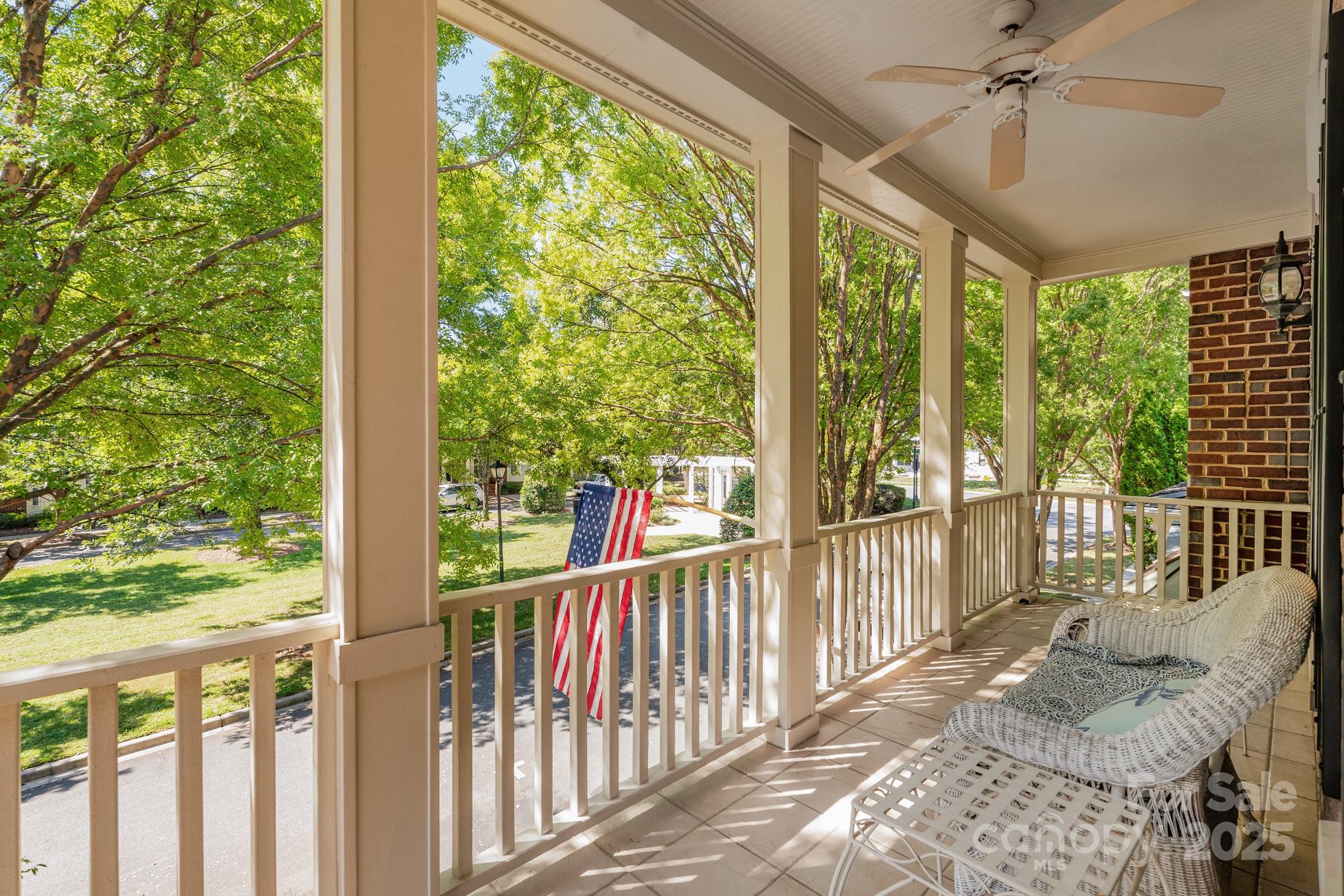 113 N Faulkner Way
