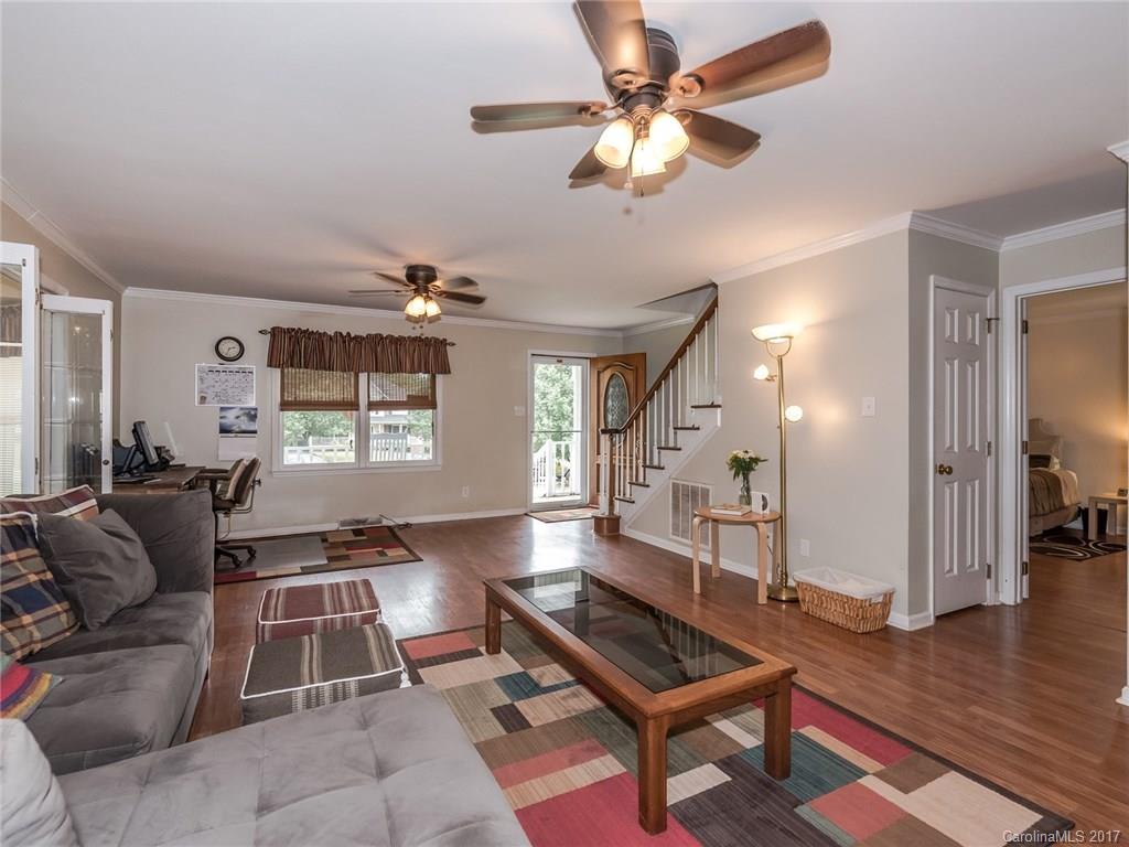 Jamestowne - Residential