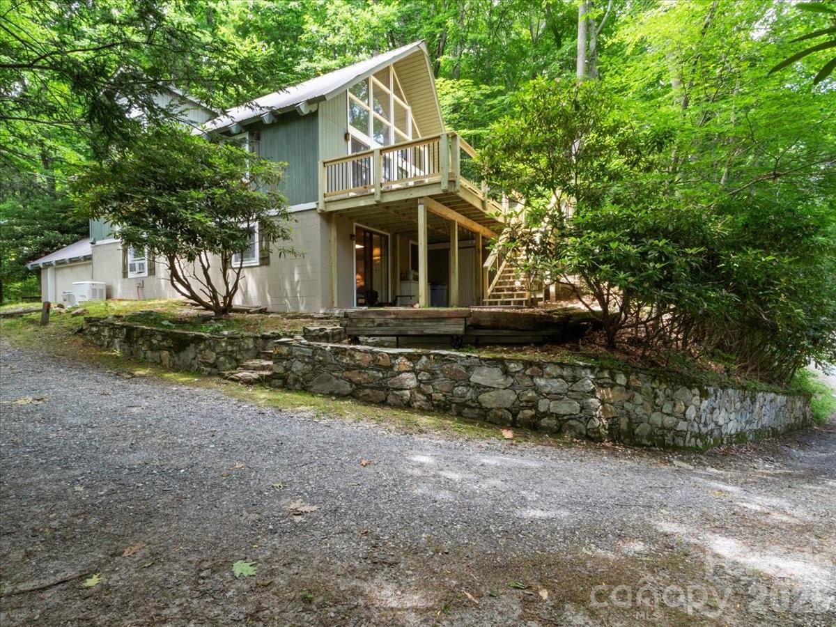 119 Fox Den Road