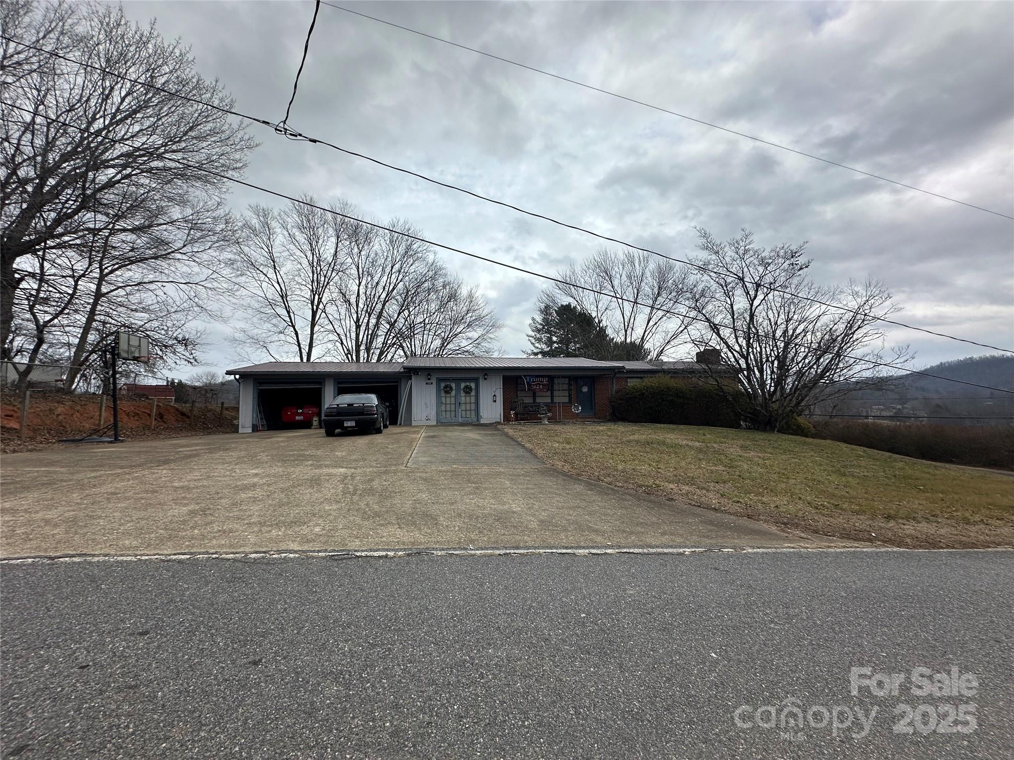 713 Arrowhead Trail