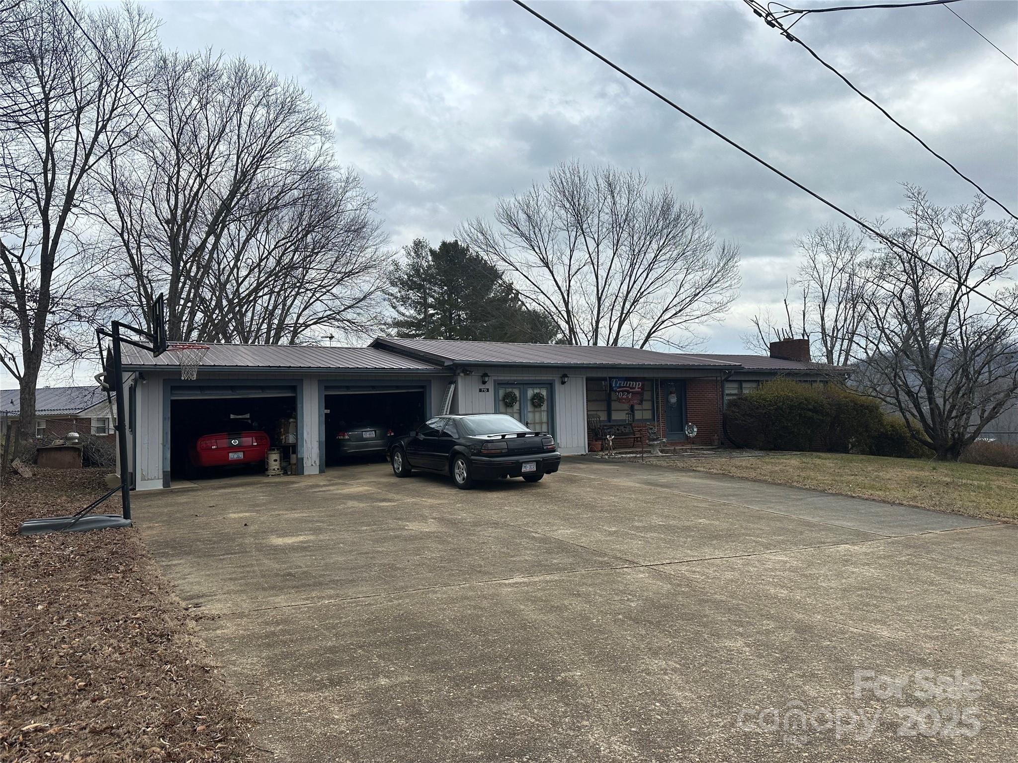 713 Arrowhead Trail