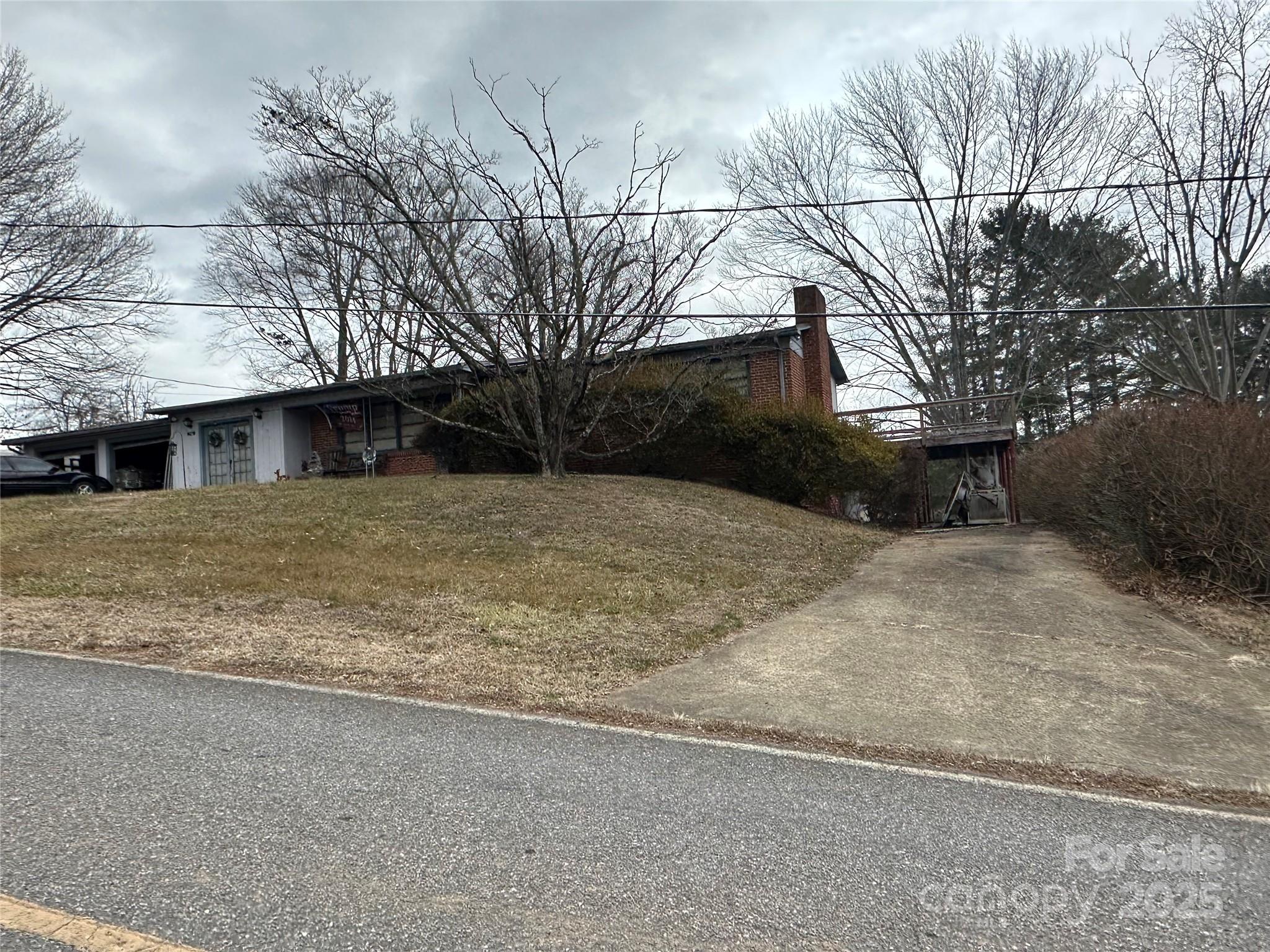 713 Arrowhead Trail