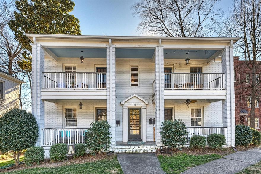 Charming condo, freshly updated in the sought after Elizabeth.  Granite counters, hardwood floors, covered front porch, this condo has all the character of historic Elizabeth with modern conveniences. Brushed gold fixtures and accents throughout, freshly updated bathroom with new, elongated subway tile, new vanity, new tub and fixtures.  Kitchen features granite counters, white cabinets, new SS apps. Laundry closet expanded so you can fit a large stackable washer/dryer. New water heater (Jan '24), new HVAC (summer '23), and fresh paint throughout. Minutes to Uptown, close to all the amazing restaurants in Elizabeth and several in Myers Park.  Truly amazing location from which to enjoy all this city has to offer!