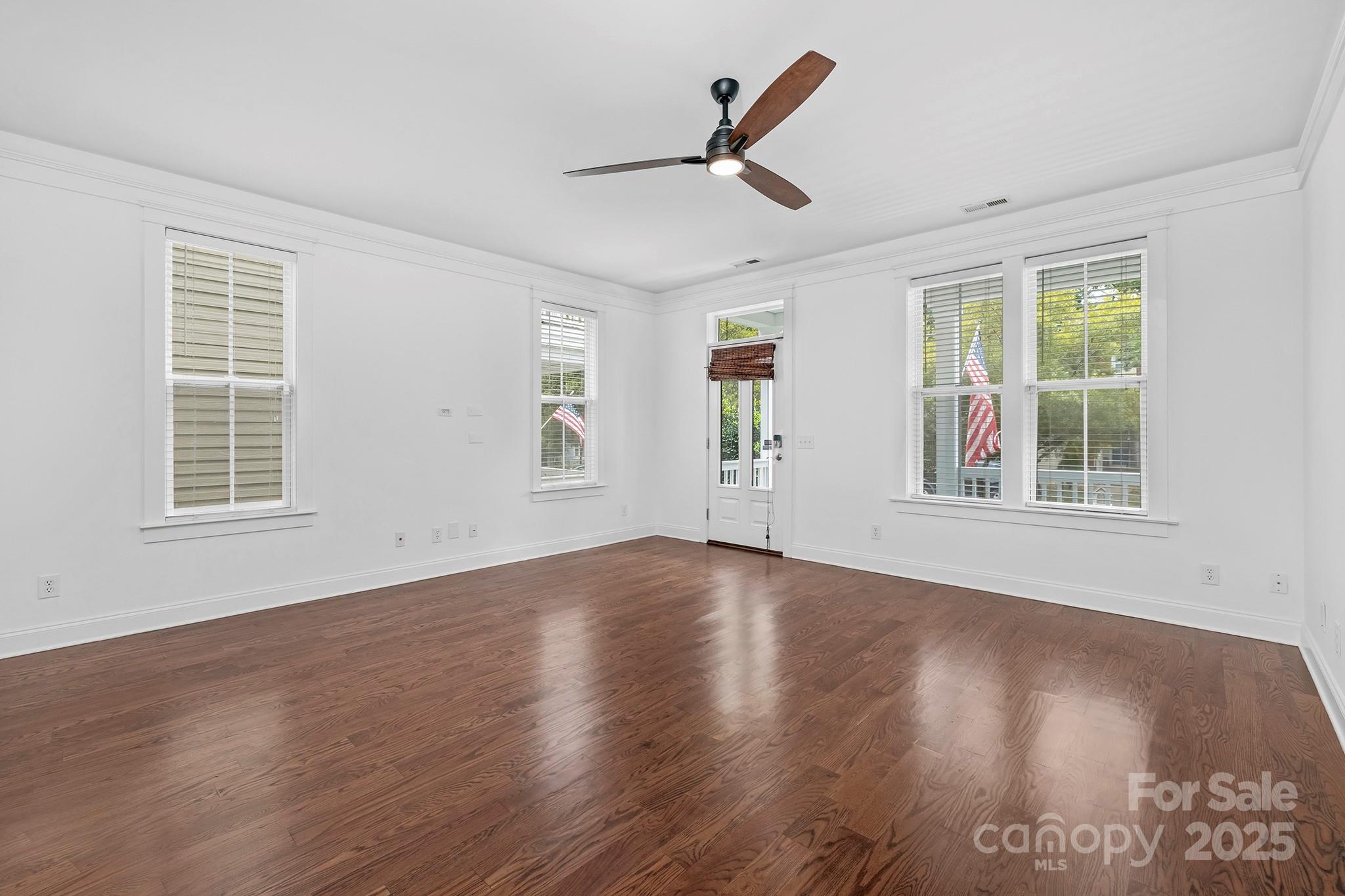 713 E 8th Street