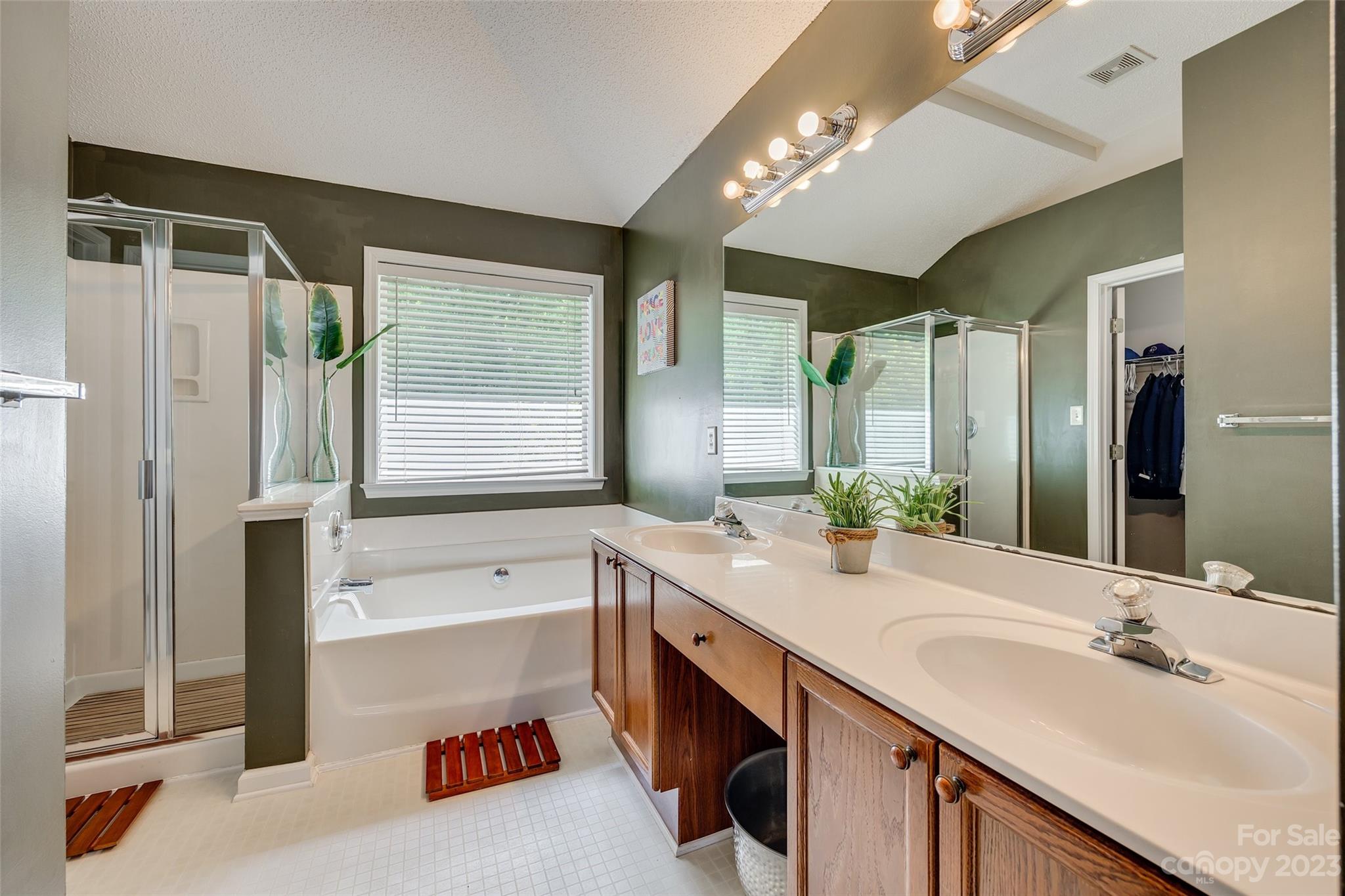 Thornblade Hills - Residential