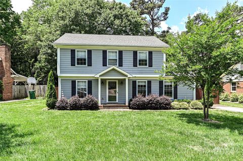 Single Family Residence in Charlotte NC 7729 Surreywood Place.jpg