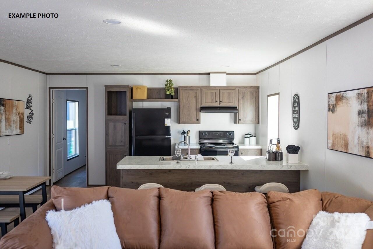1660 Walker Road 6