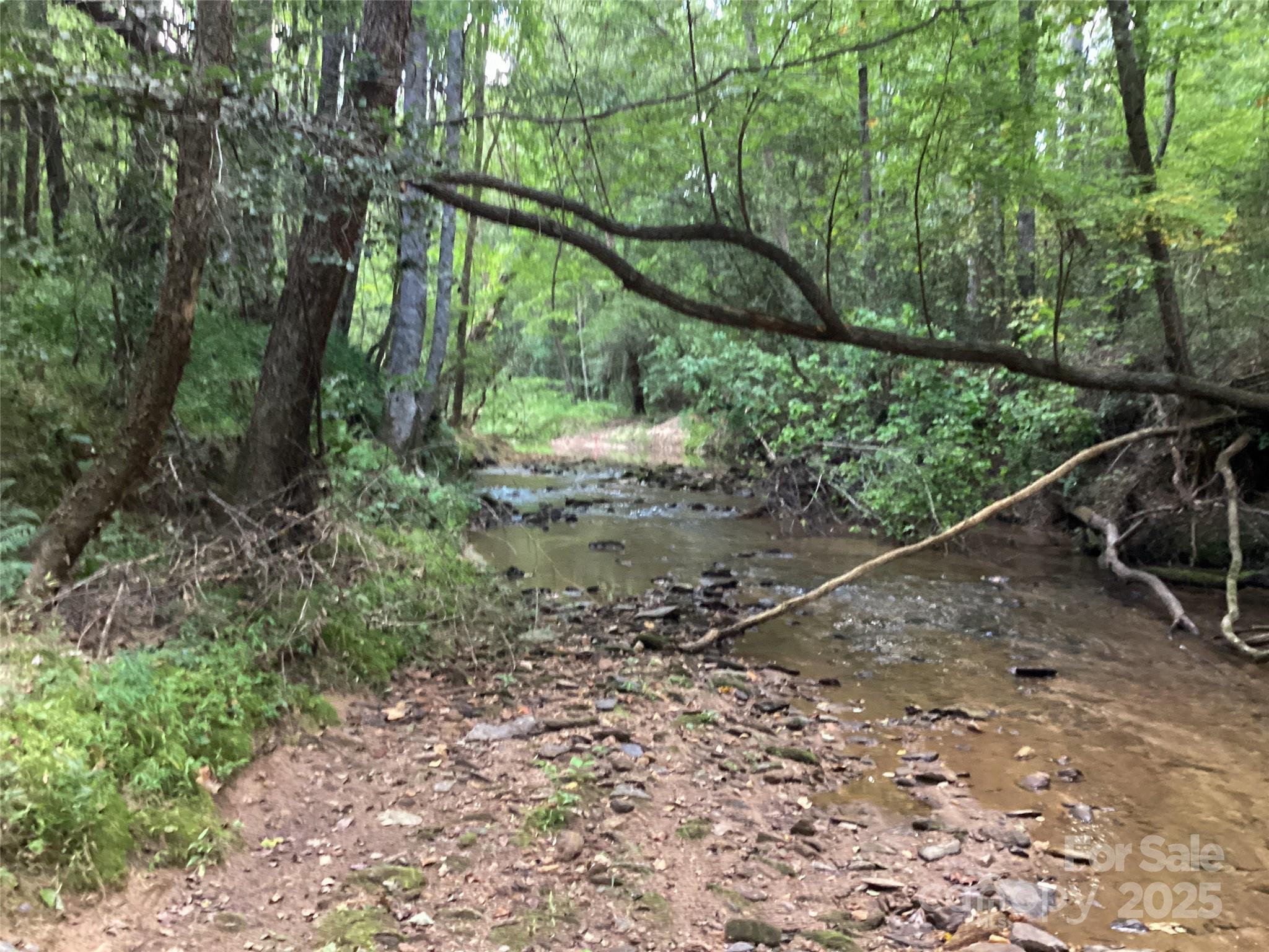 The Waterfront Club - Land